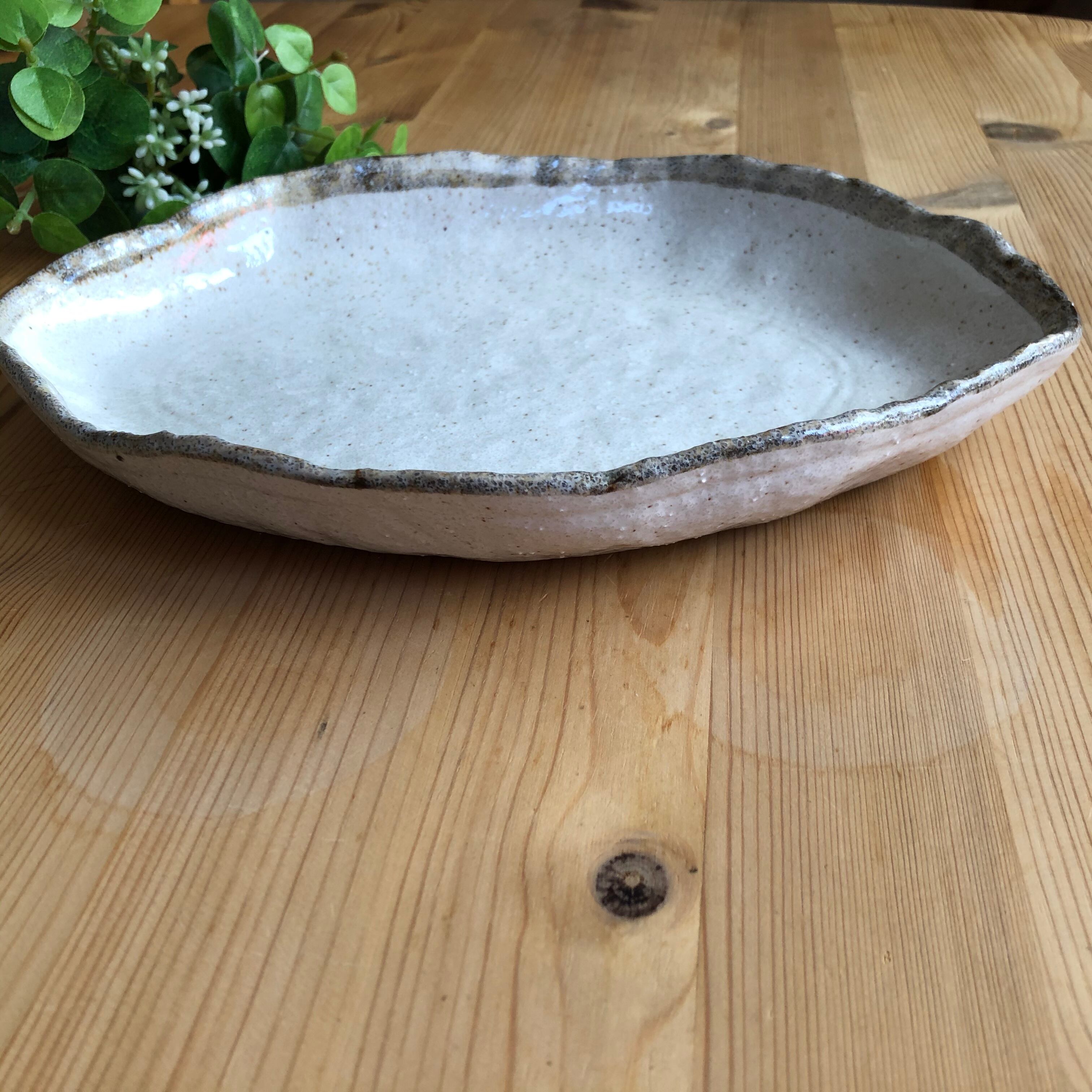 白唐津木の葉型多様皿