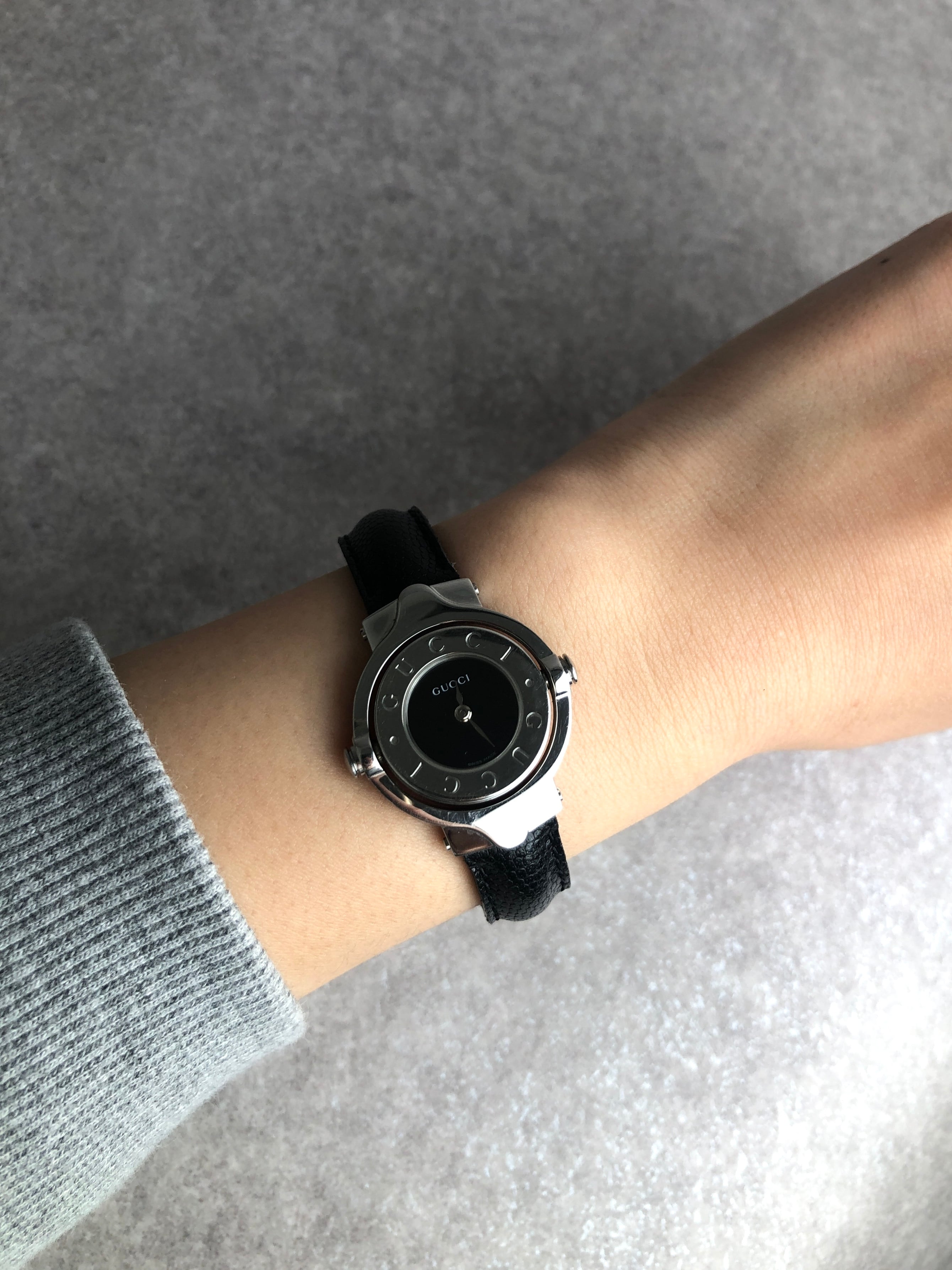 GUCCI グッチ 腕時計 シルバー×ブラック ターンフェイス 6600L vintage