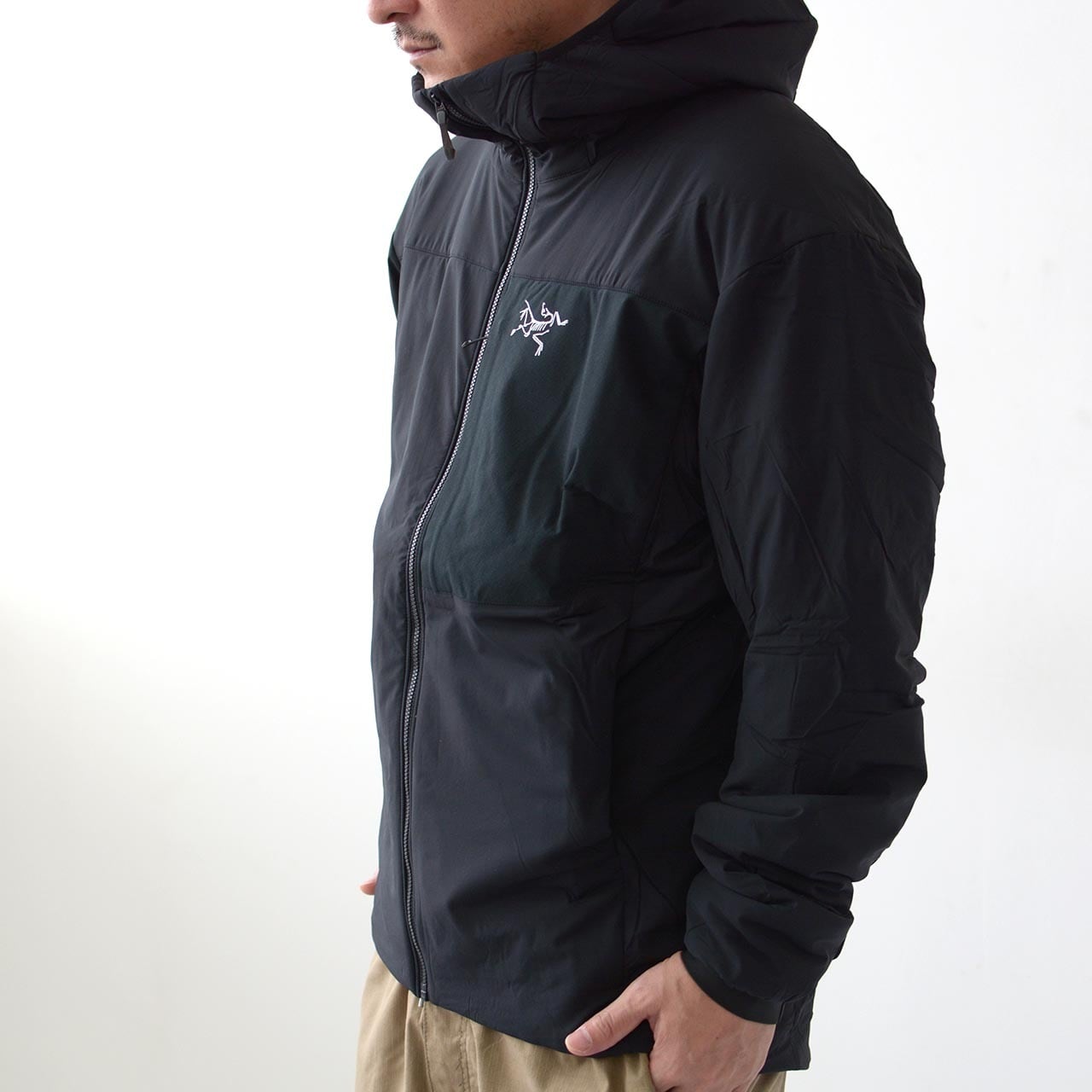 新品 アークテリクス PROTON LT HOODY 黒　Large