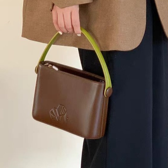 Contrast handle bag in 2 colors S488