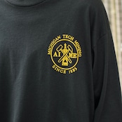 92's husky print long sleeve college tee