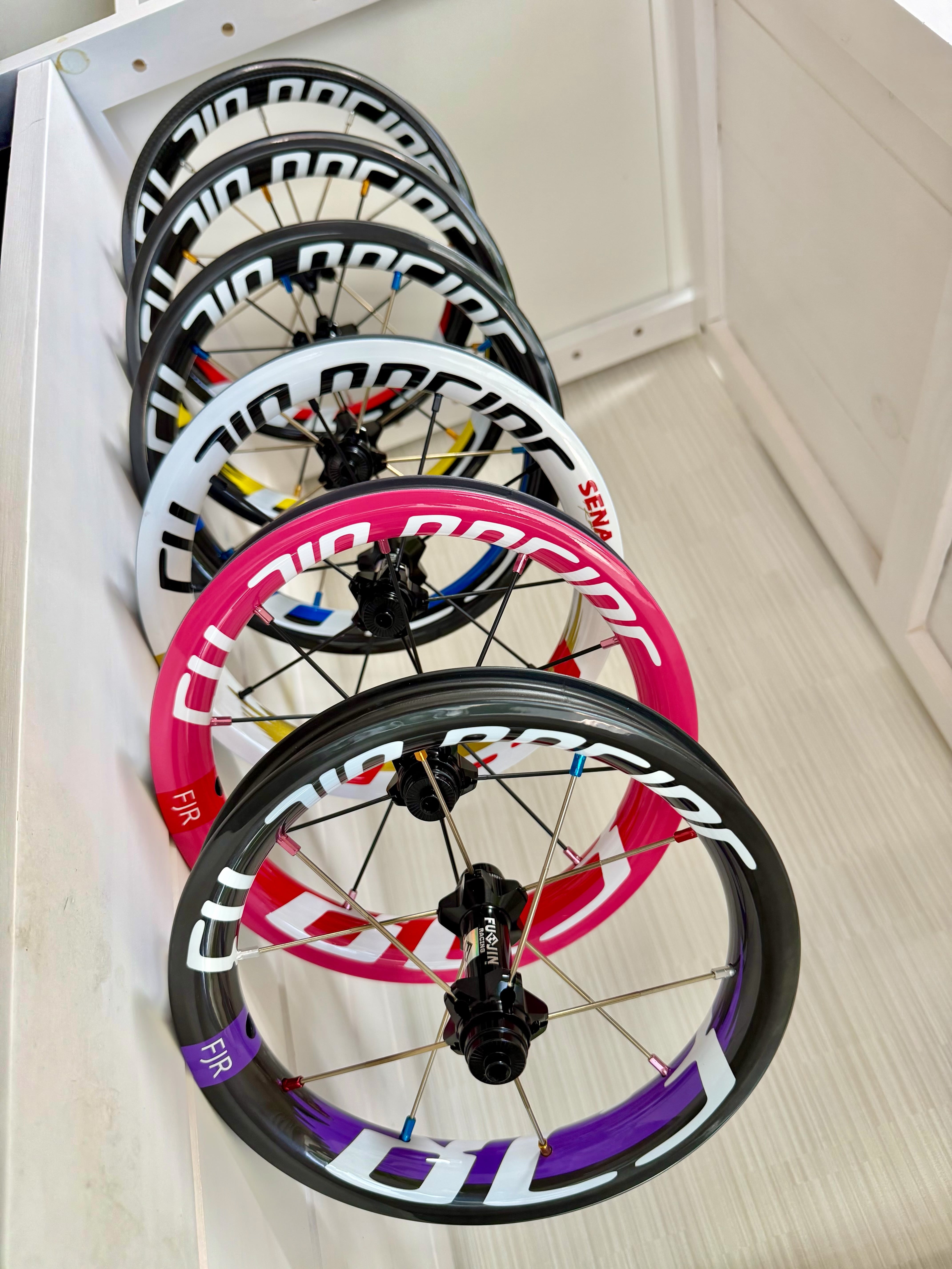 【泡】RIJN-G SAKURAウルトラカーボンホイール FU-JIN RACING™ SAKURA ウルトラカーボンホイール（シルバースポーク