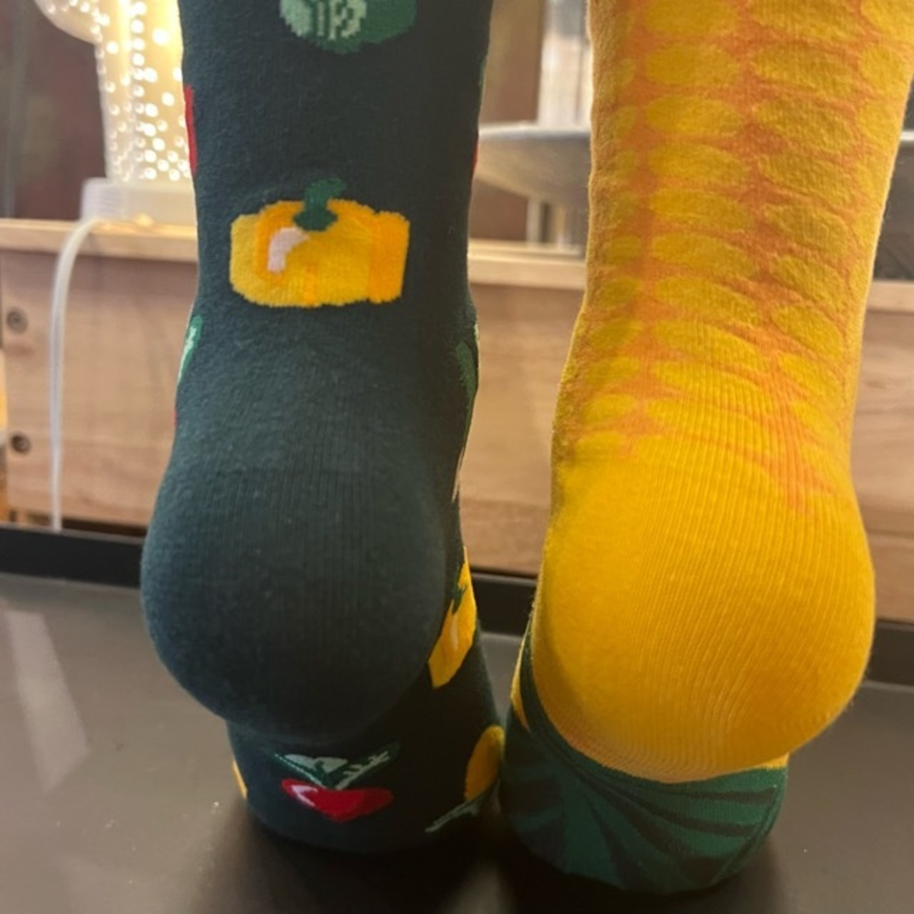 TOPANGA SOCKS Lady's　Vegetables asymmetry socks 　野菜　コーン　とうもろこし　アシンメトリーソックス　　靴下
