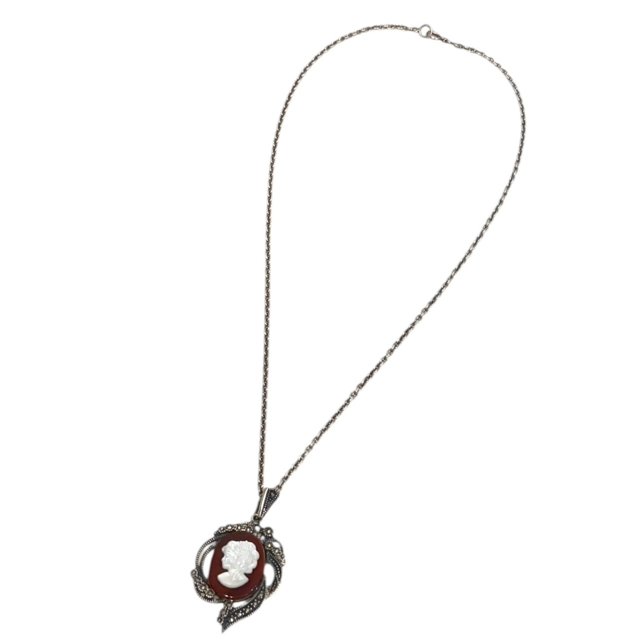 vintage silver cameo pendant necklace