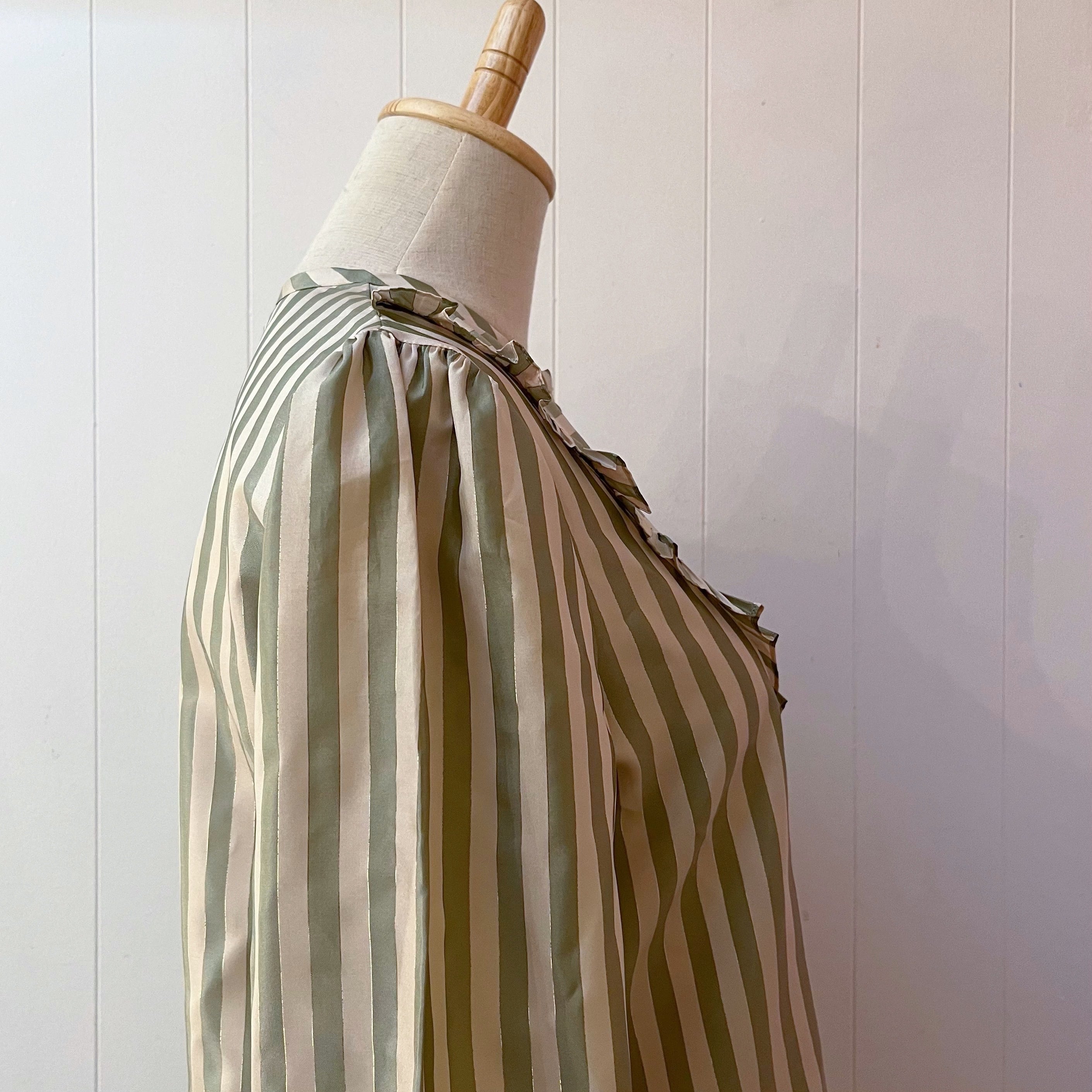 melon gold line stripe frill blouse
