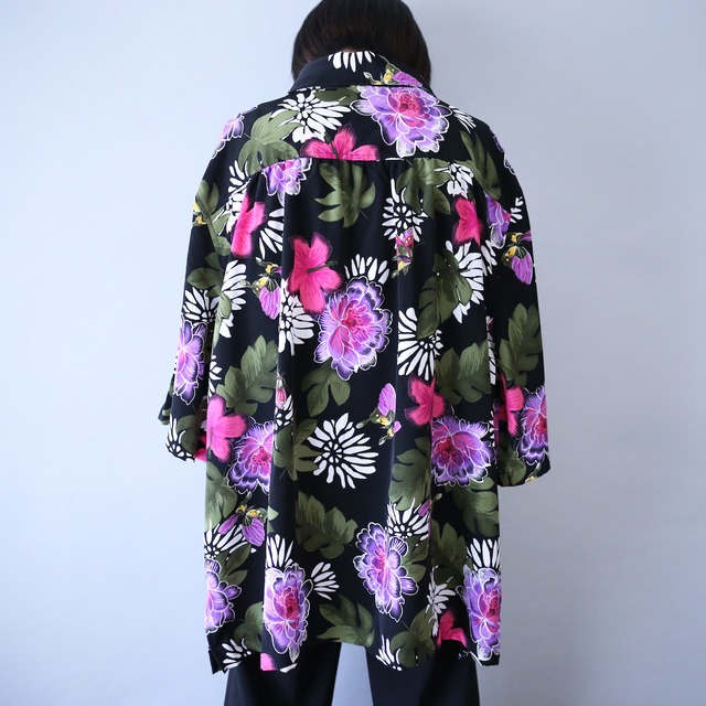 super wide over silhouette shoulder tuck design flower art h/s shirt