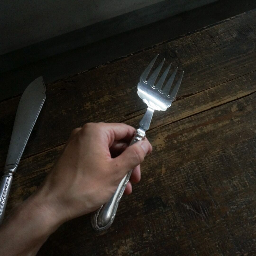 古いイギリスのサービングカトラリー