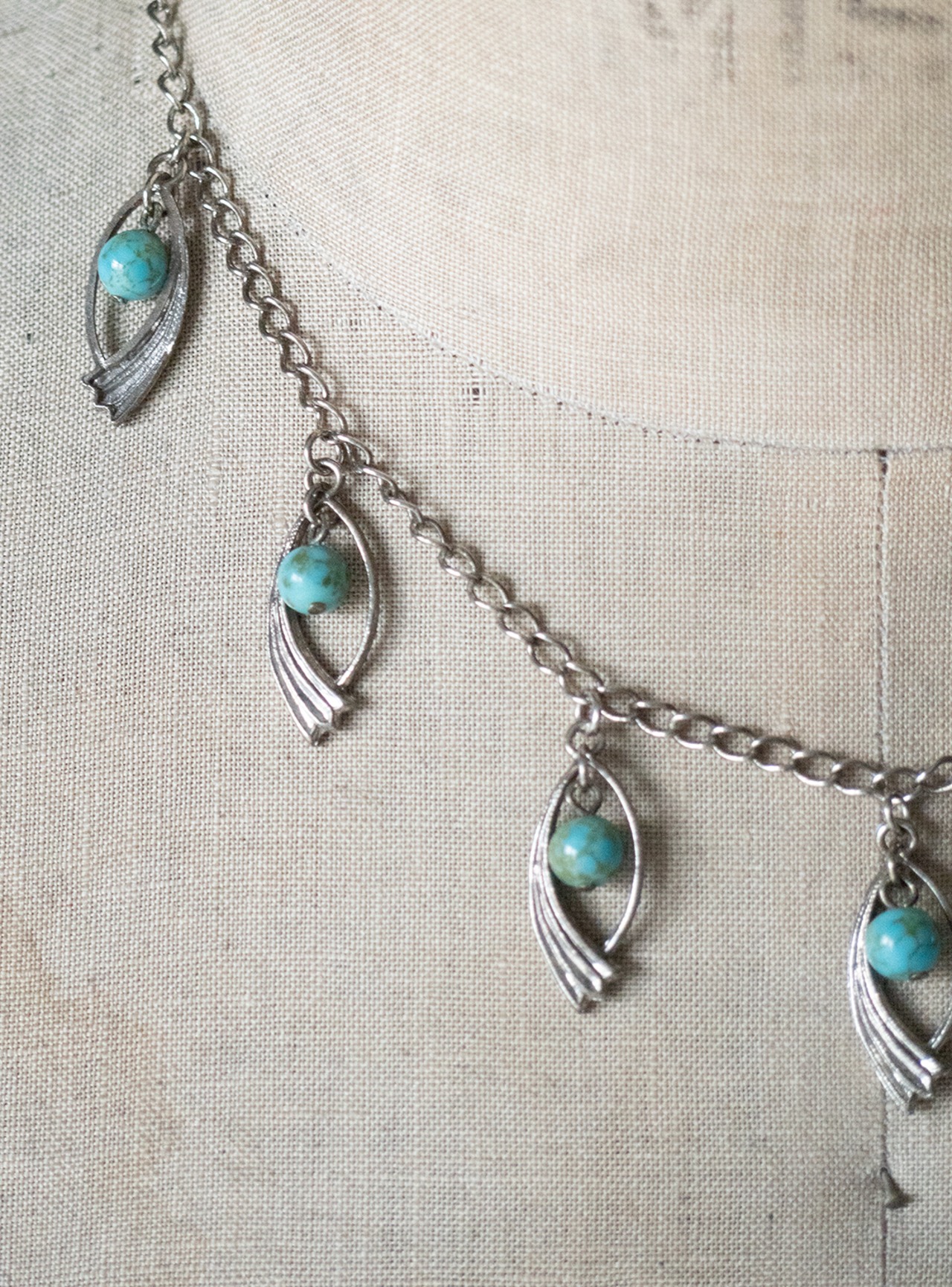 unknown used Synthetic turquoise beads necklace