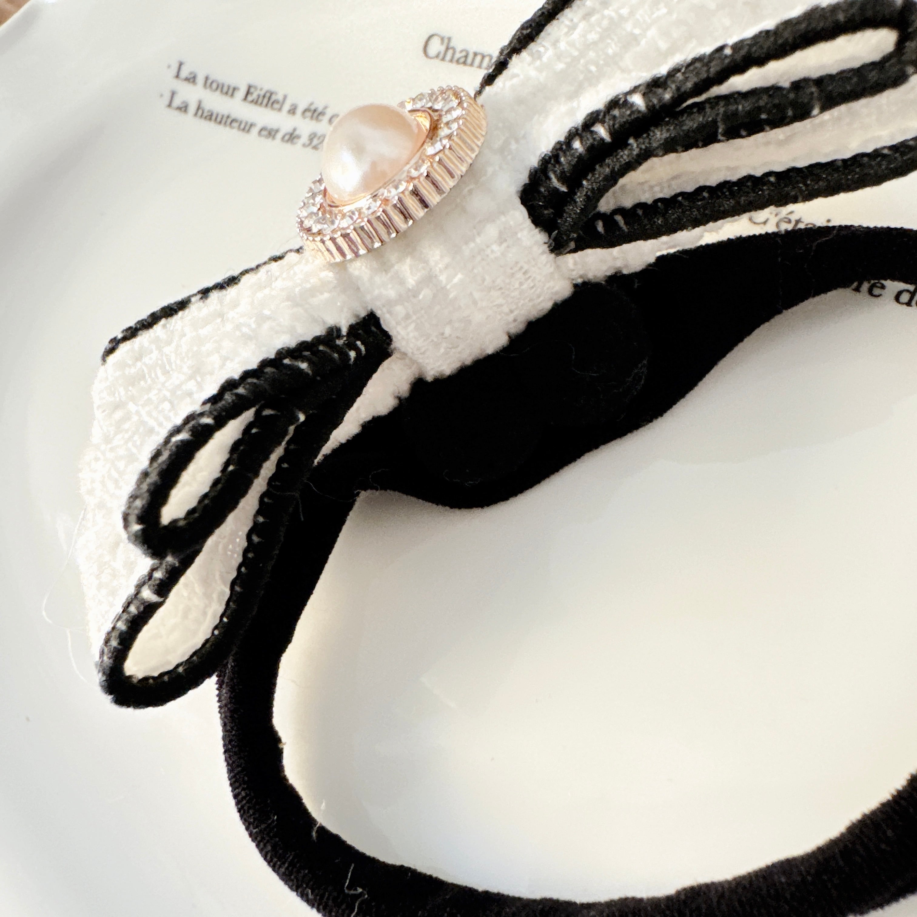 パールビジュリボンヘアバンド(後ろ支え付き)