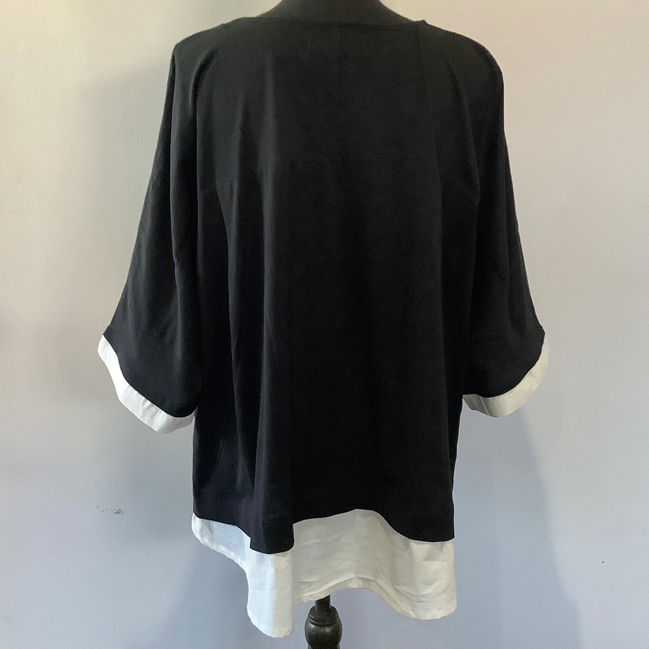 Peace ( 平和 ) 重ね着風七分袖Tシャツ ブラック