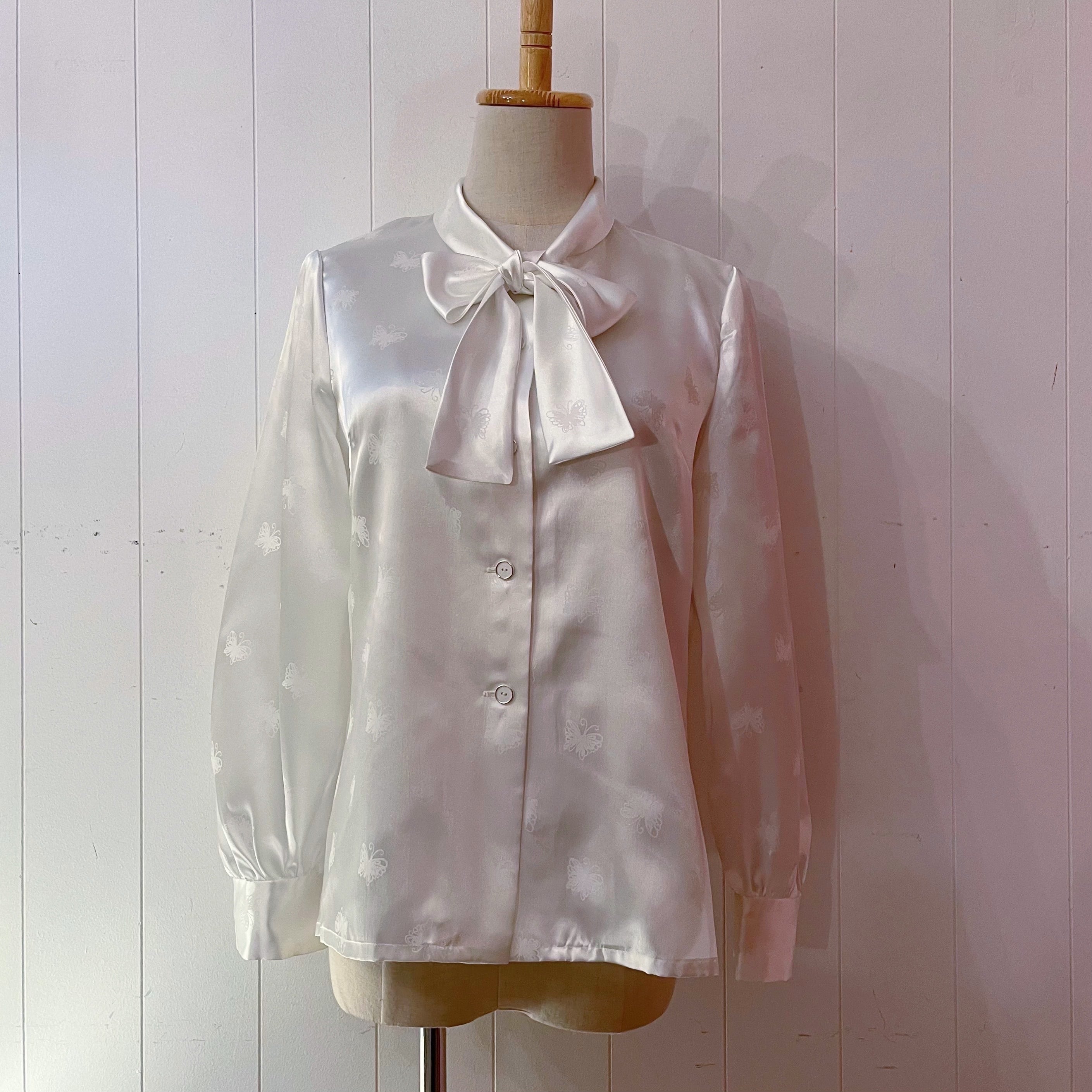butterfly ribbon white blouse