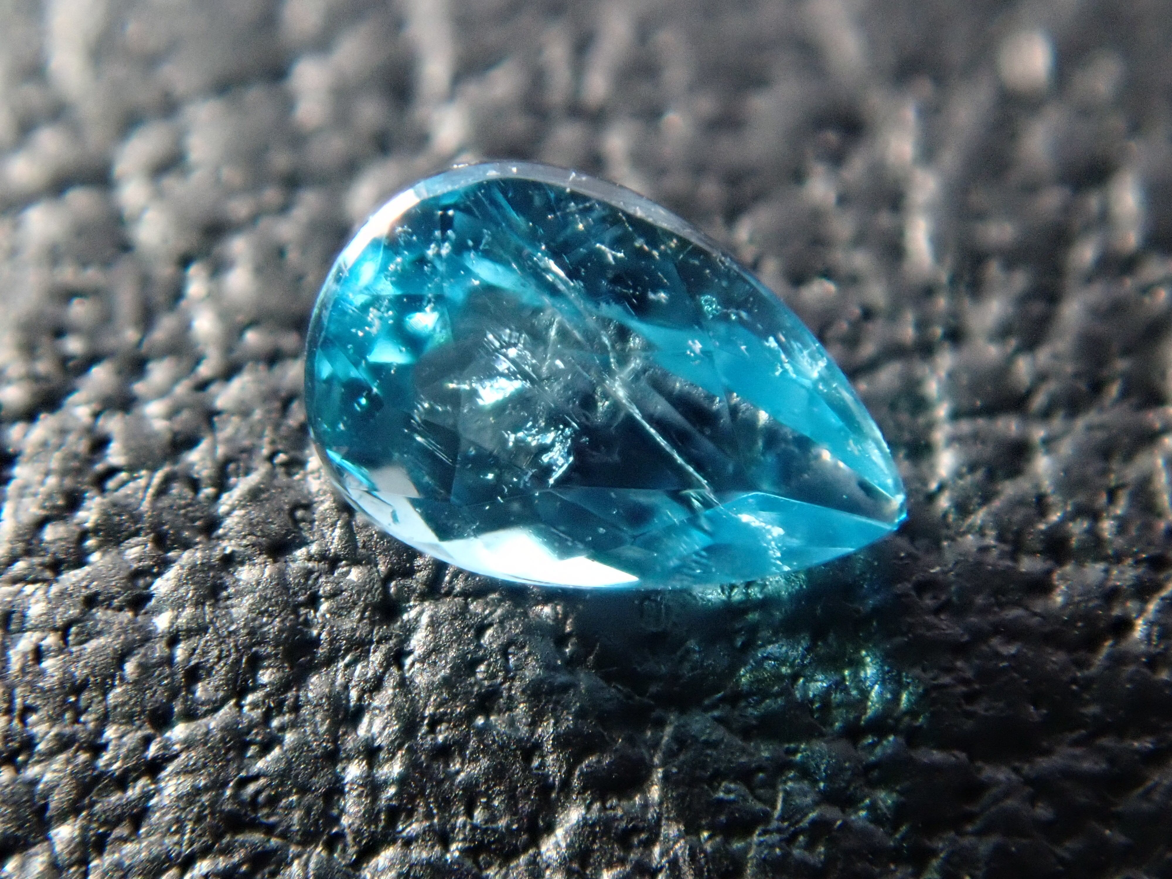 ブラジル産パライバトルマリン 0.075ct