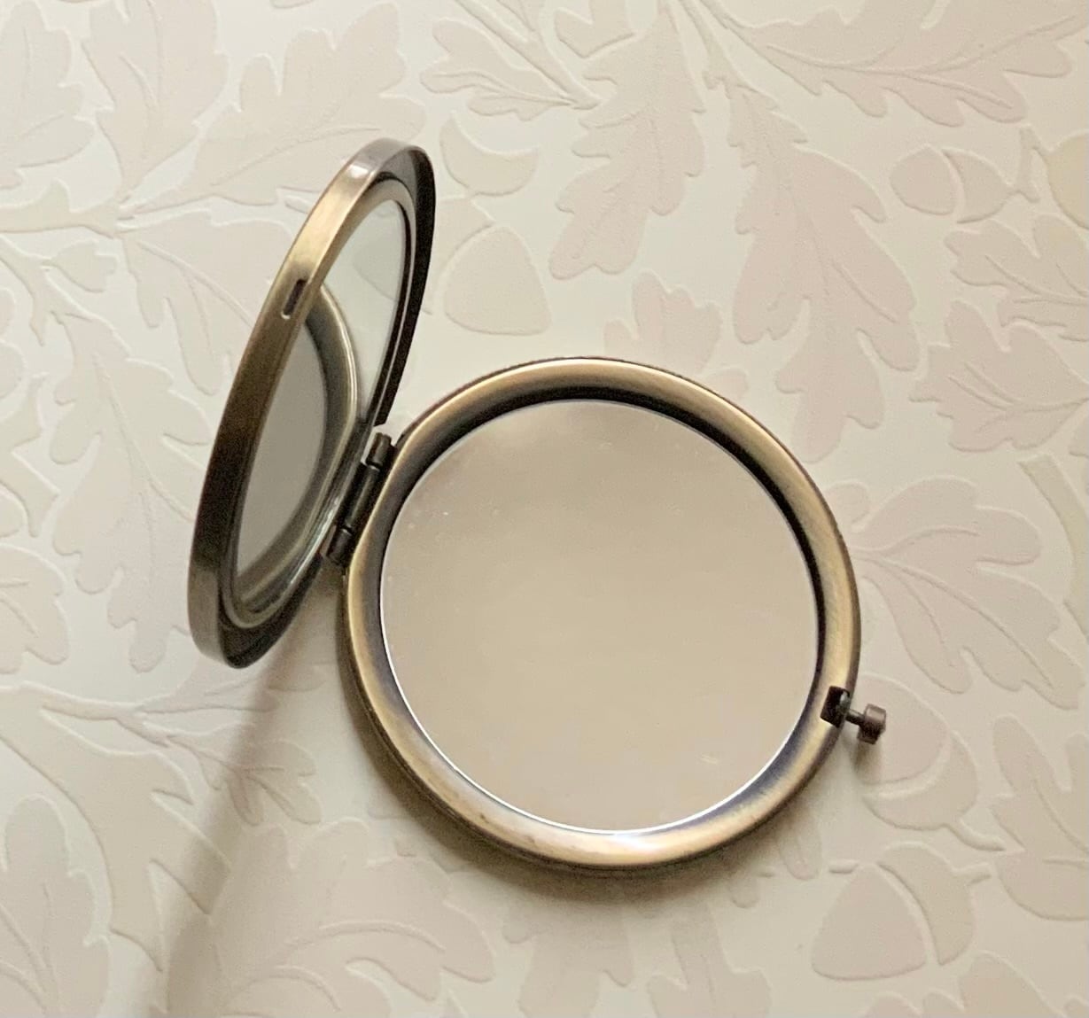 CAHIER刺繍教室 教材キット「刺繍のコンパクトミラー」