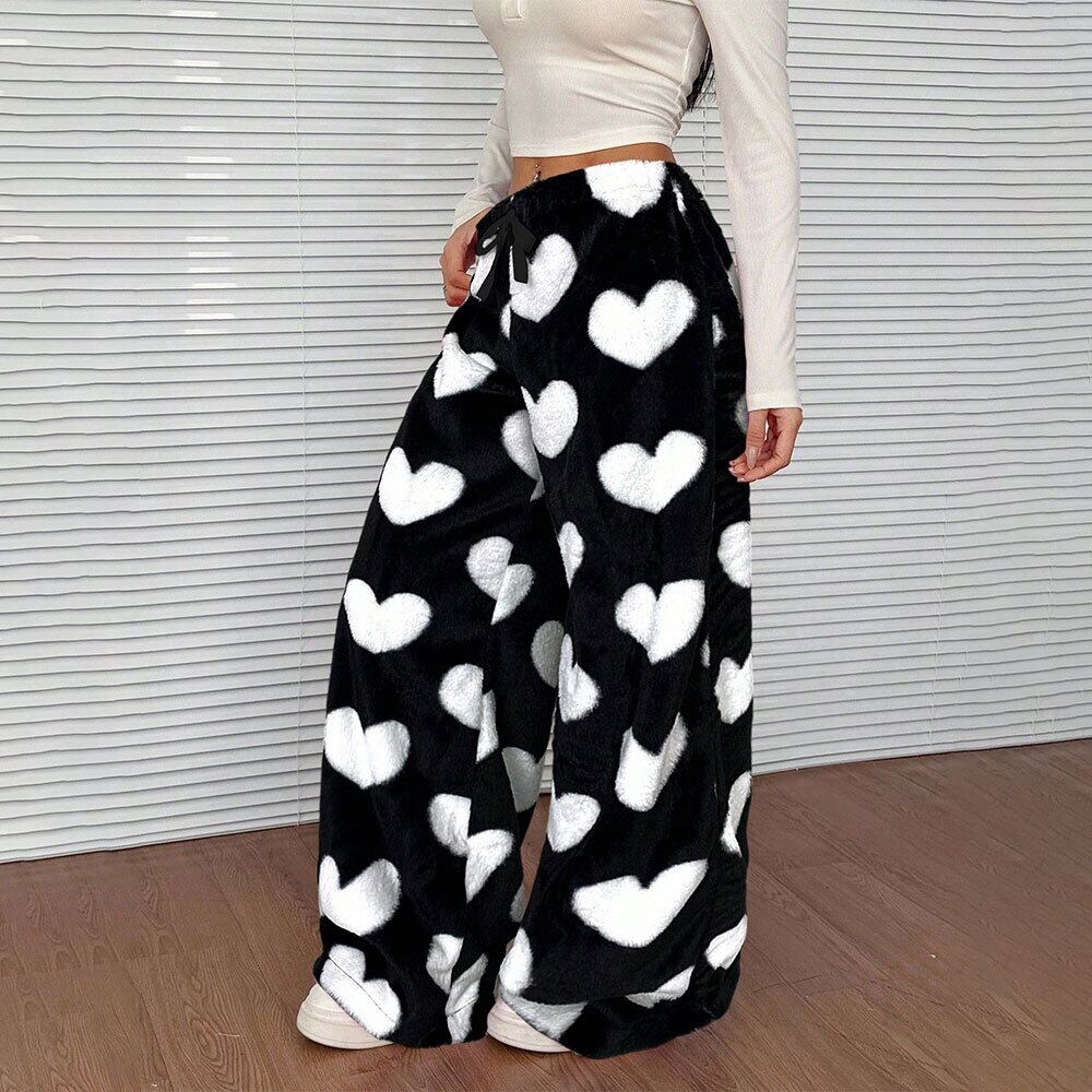 【送料無料】 ハート柄 ワイドパンツ フリース レディース 秋冬 防寒 保温 暖かい 韓国 フリースパンツ おしゃれ 大人 かわいい フェミニン ゆったり リラックス 体型カバー 部屋着 ルームウェア 大人可愛い 大人女子