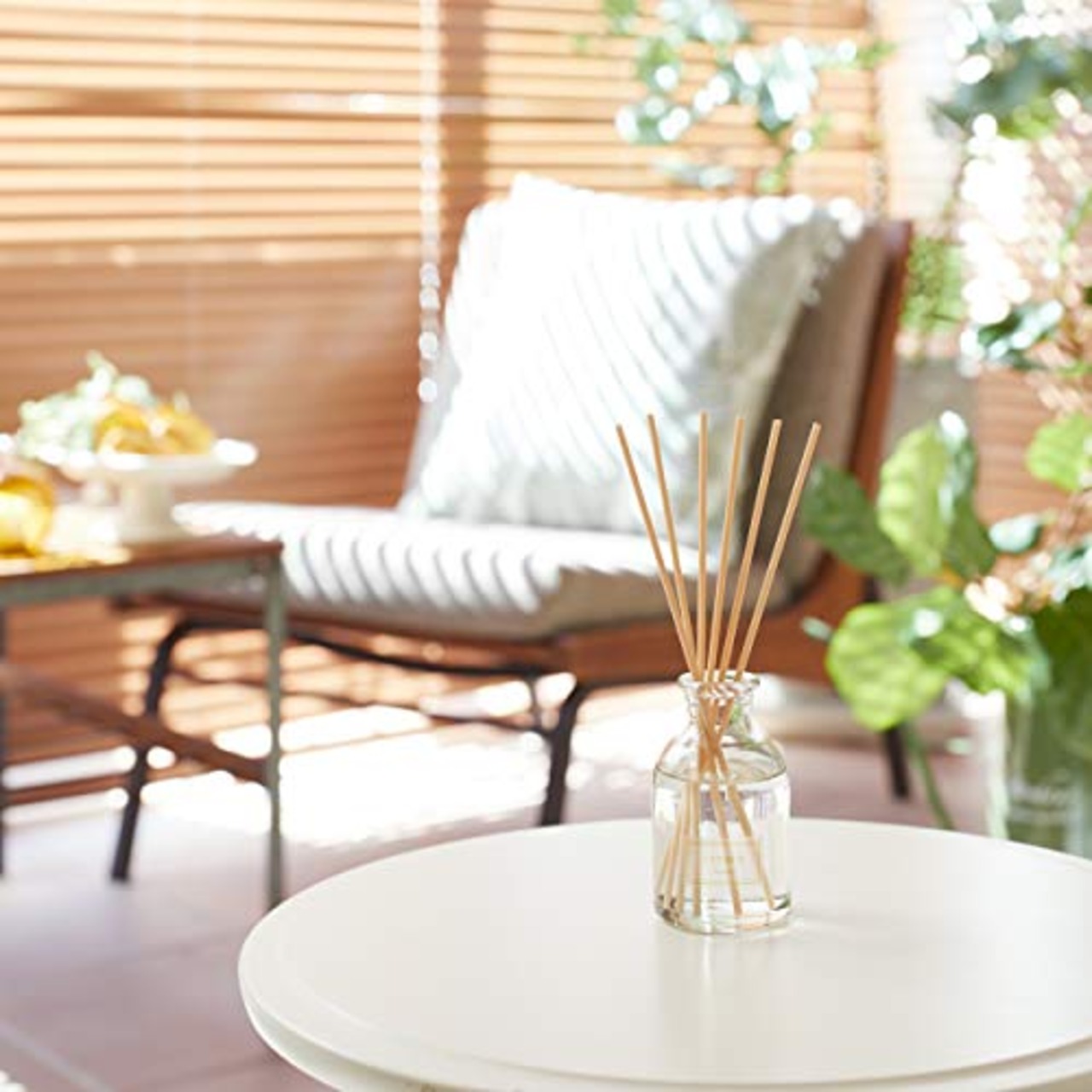 サワデー香るスティック フルーツ マスカット&リーフ 芳香剤 部屋用 詰め替え用 70ml ルームフレグランス 小林製薬