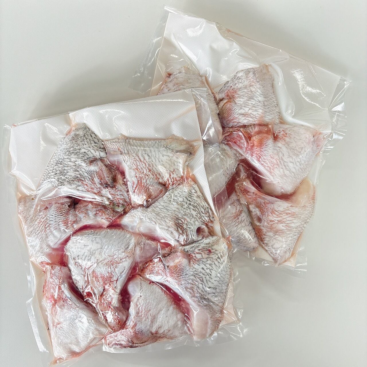 鯛カマ1㎏【1パック約4～6個の2パックお届け！】「鯛カマ1㎏」 | 坂田