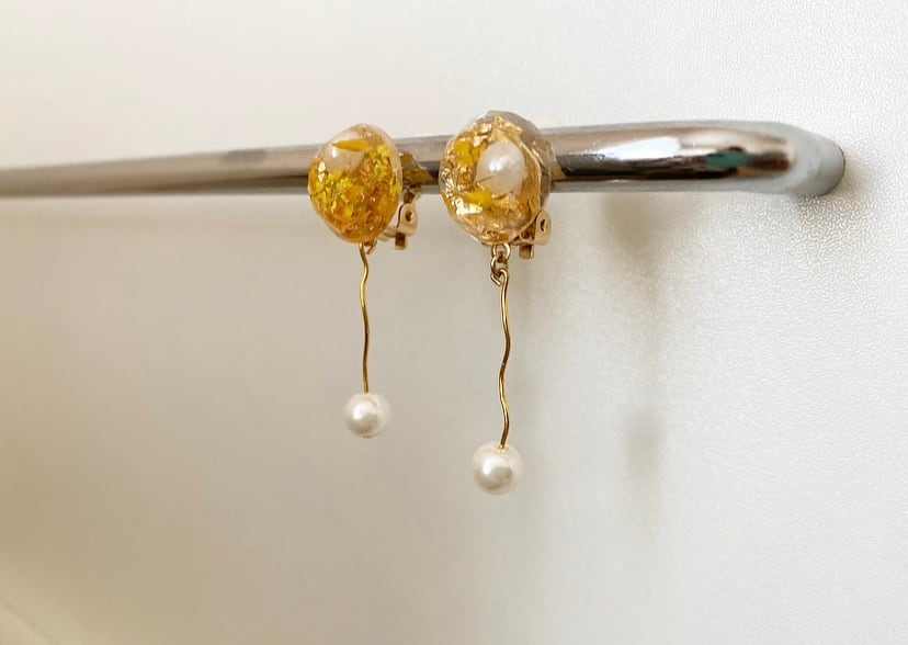 ドライフラワーの水晶とゆらゆらパール