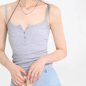 レディース トップス キャミソール インナー 袖なし ノースリーブ ラウンドネック タイト スリム 細身 ストレート Iライン スマート フェミニン レース リブ 伸縮性 ボタン 薄手 かわいい 大人可愛い きれいめ シンプル カジュアル おしゃれ ラフ ガーリー キュート 無地 春 夏 秋 冬 デート お出かけ 海 プール ビーチ 公園 女子会 休日 ショッピング 重ね着 韓国 オルチャン コーデ 楽ちん 普段使い 着回し レイヤード S M L XL 白 ホワイト 黒 ブラック グレー ライトグレー