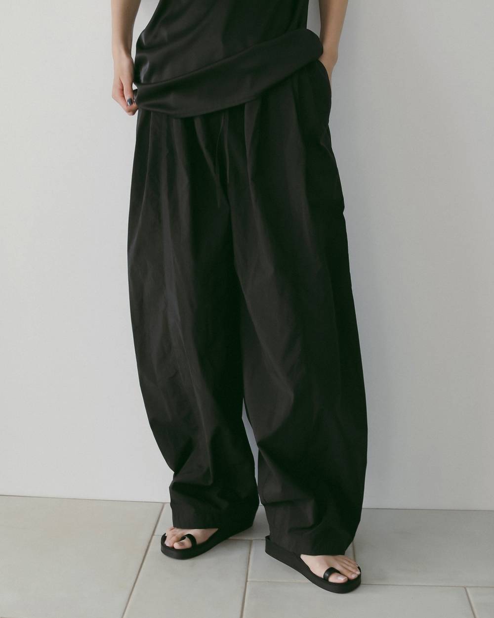 アンヌーク　Volumetuck Cocoon Pants 38 anuke(アンヌーク) Volumetuck Cocoon Pants | サウスオレンジ｜メンズ