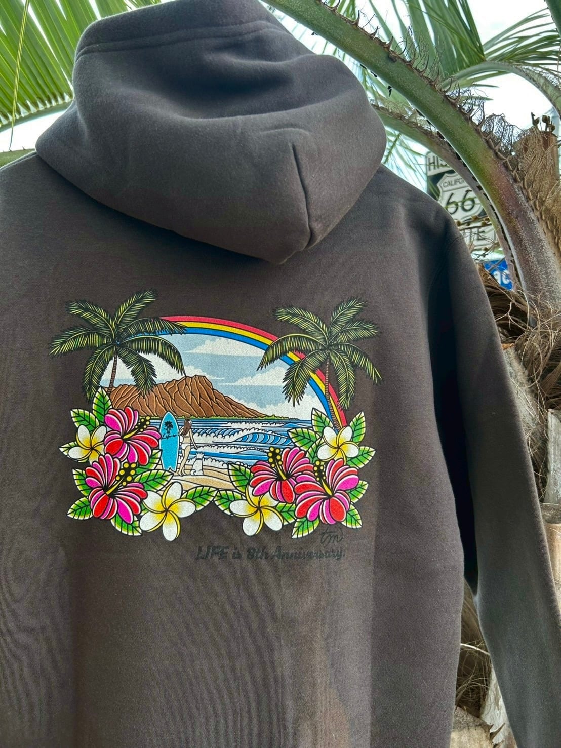 LIFE is × TAMOコラボ フルカラー フーディー ￥11,800(￥12,980)