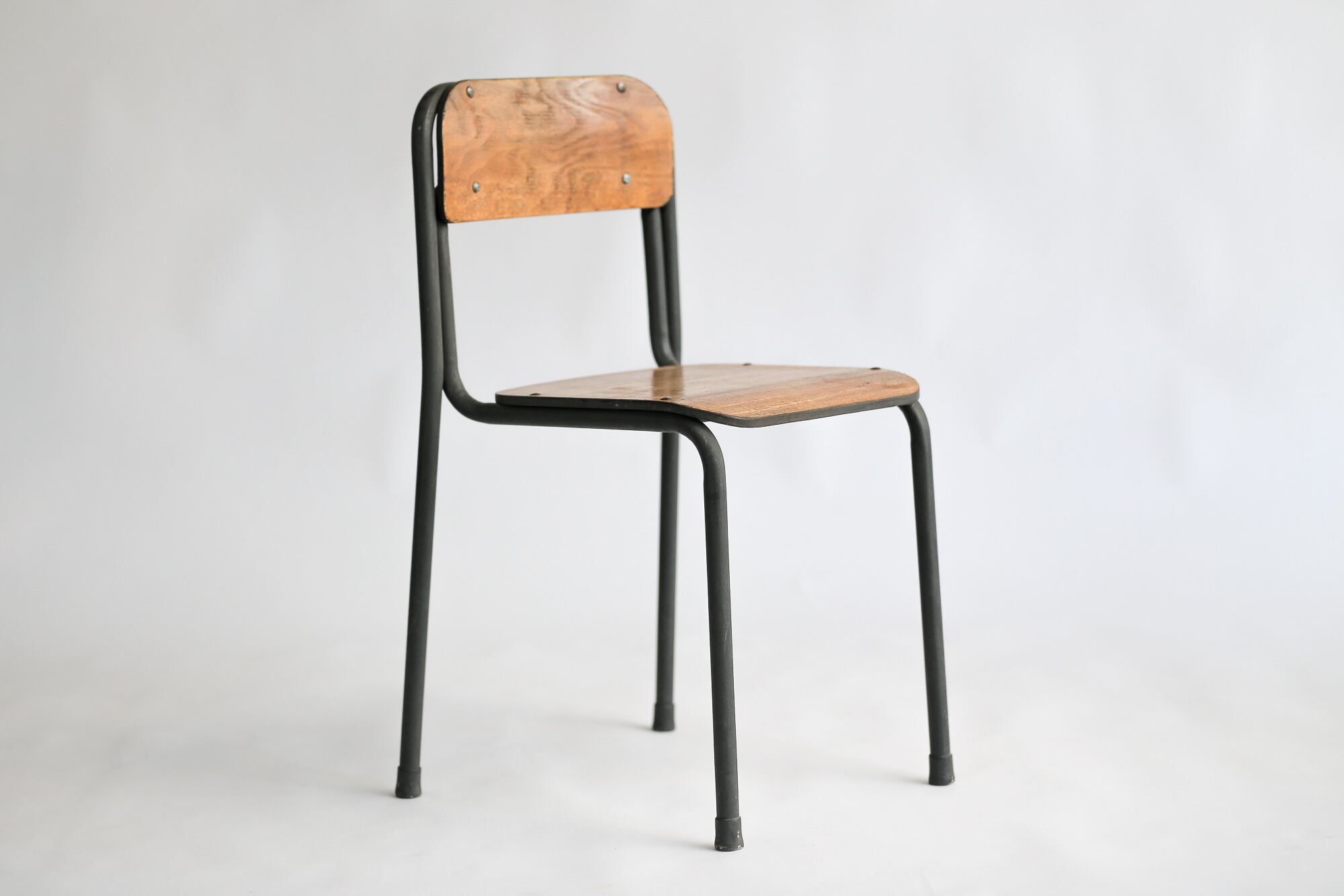 学校椅子 / グラファイト