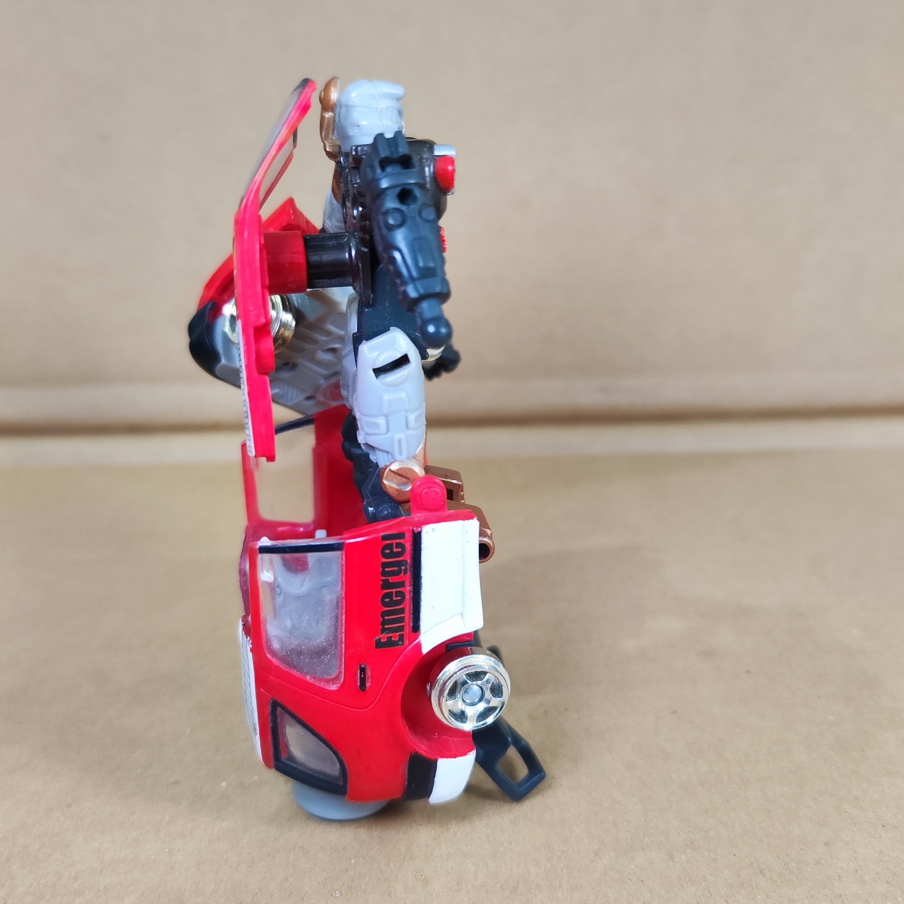 トランスフォーマー ムービー　オートボット ラチェット 新品 トランスフォーマー ムービー オートボット ラチェット 新品 公式