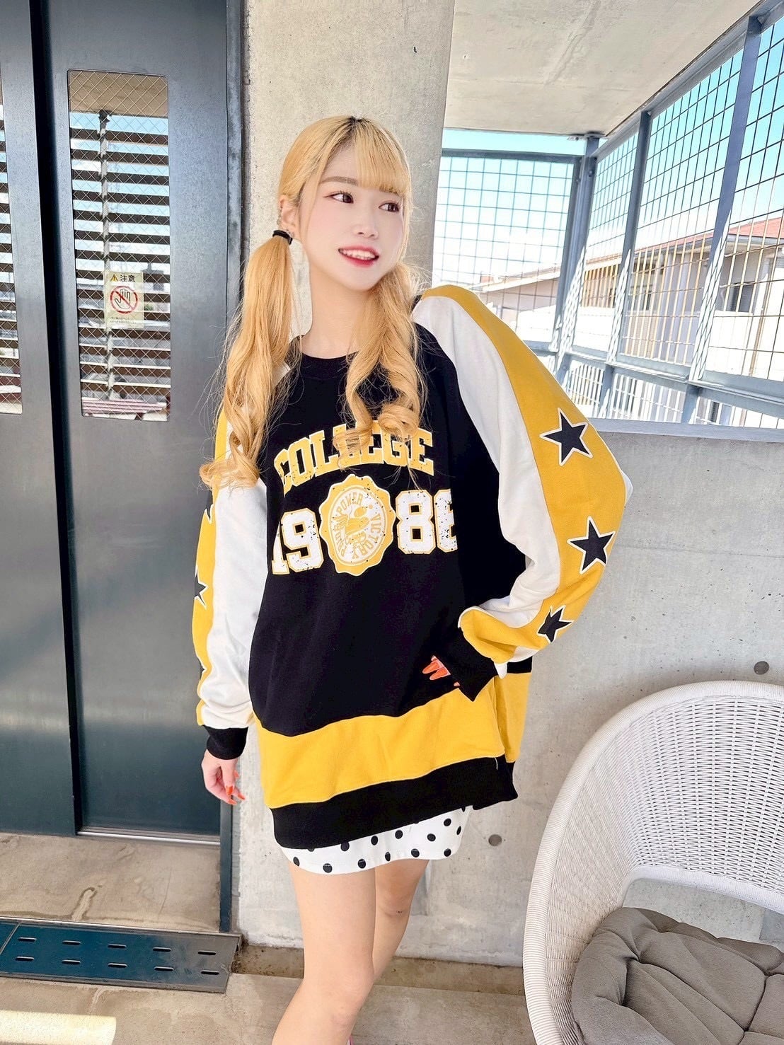 Yellow☆スターラインロゴトレーナー/韓国/レディースファッション