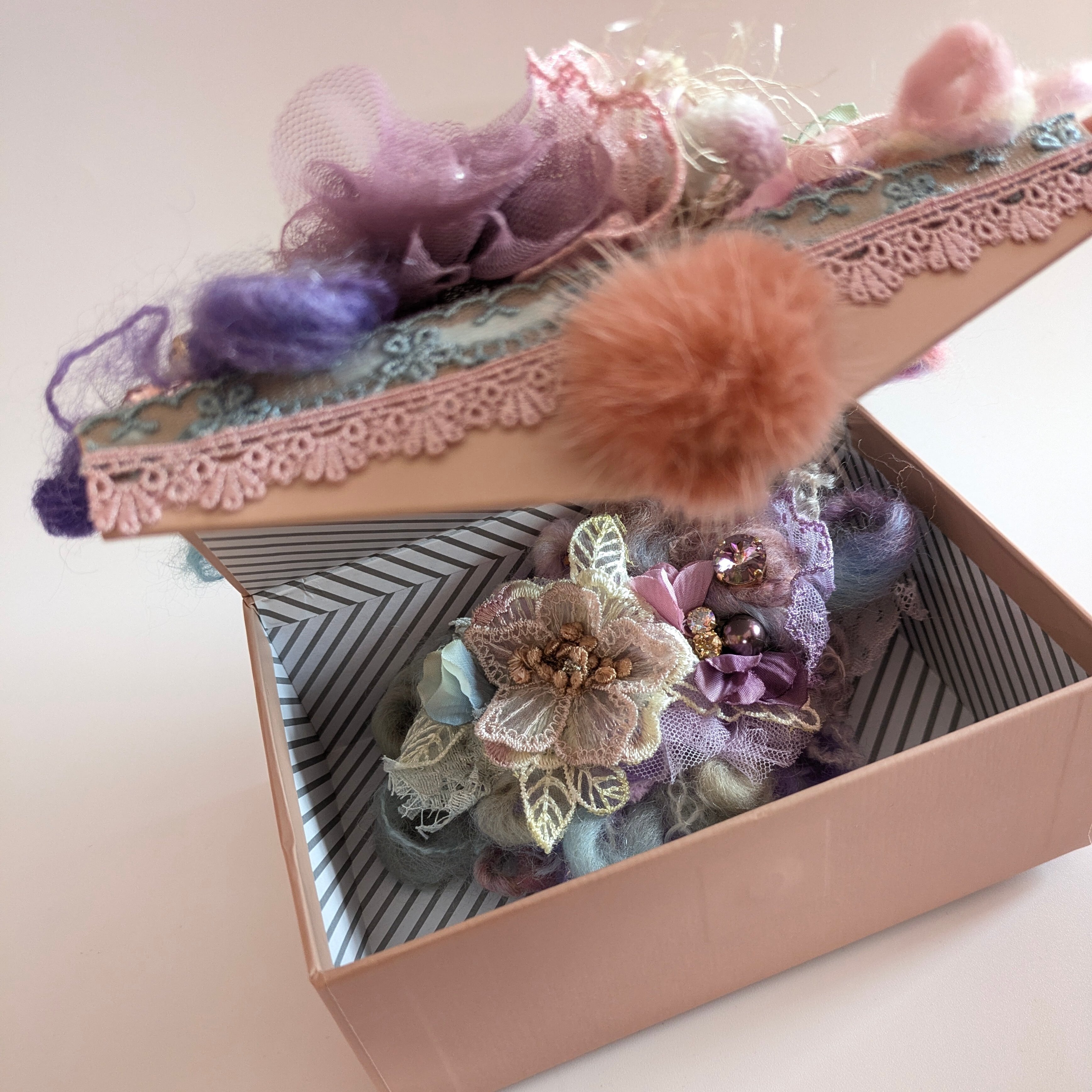 《Fortune Ribbon – Misty Lavender》フォーチュンリボン – ミスティラベンダー