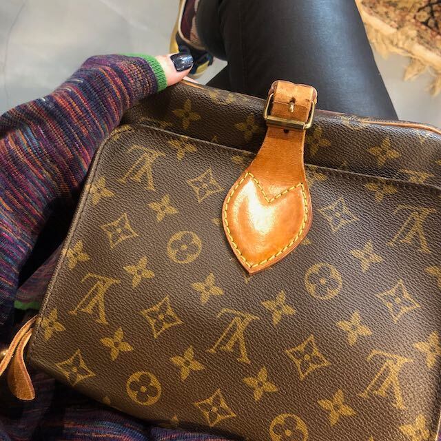 LOUIS VUITTON ルイヴィトン　カルトシエール　ショルダーバッグ