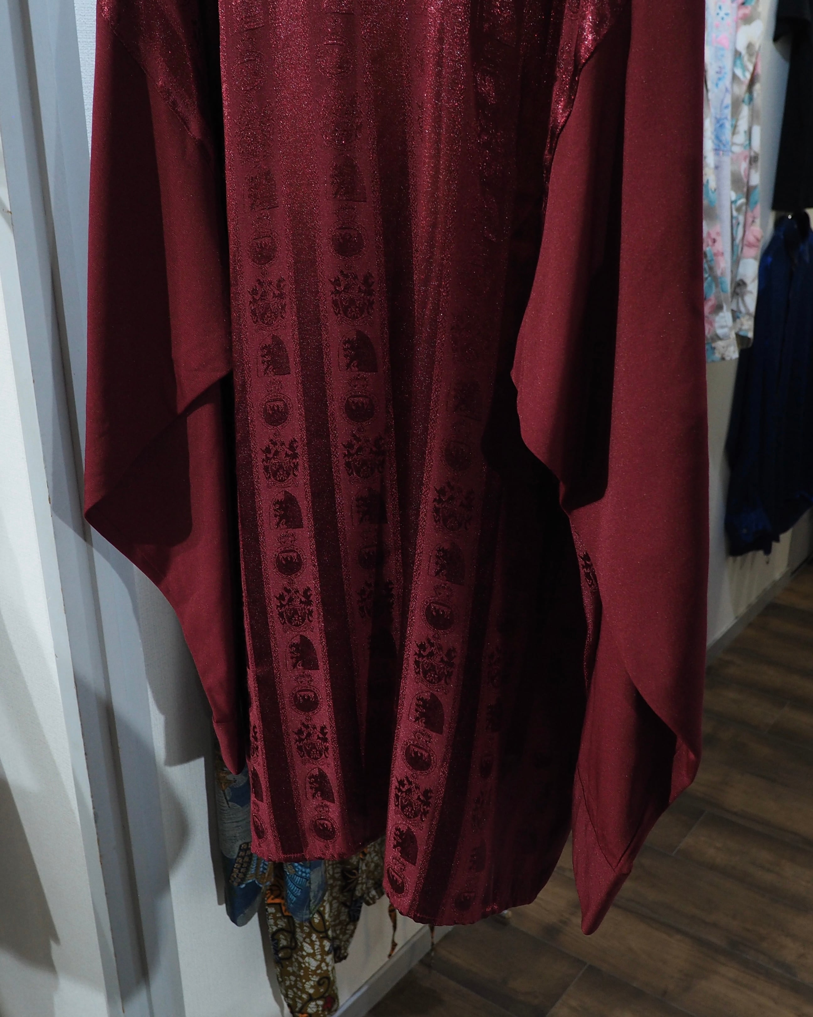 1990s Beautiful Dark Bordeaux × Gold Button Vintage Over silhouette No collar shirt