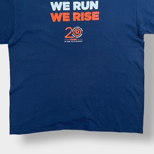 【GILDAN】マラソン イベント rising new york road runners プリント バックロゴ 企業ロゴ NB ニューバランス Tシャツ XL ビッグサイズ 半袖 US古着