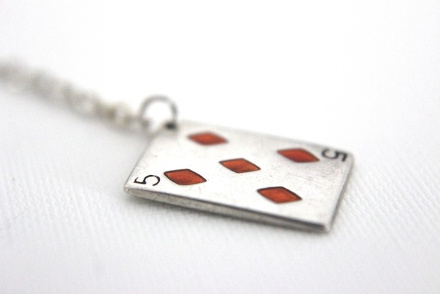 The five of diamonds / Vintage Charm Earring <Single>