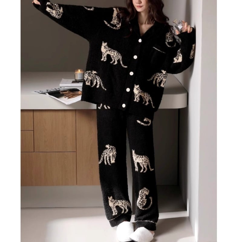 【M-2XL】half-edge velvet animal pattern cardigan style pajamas p1556