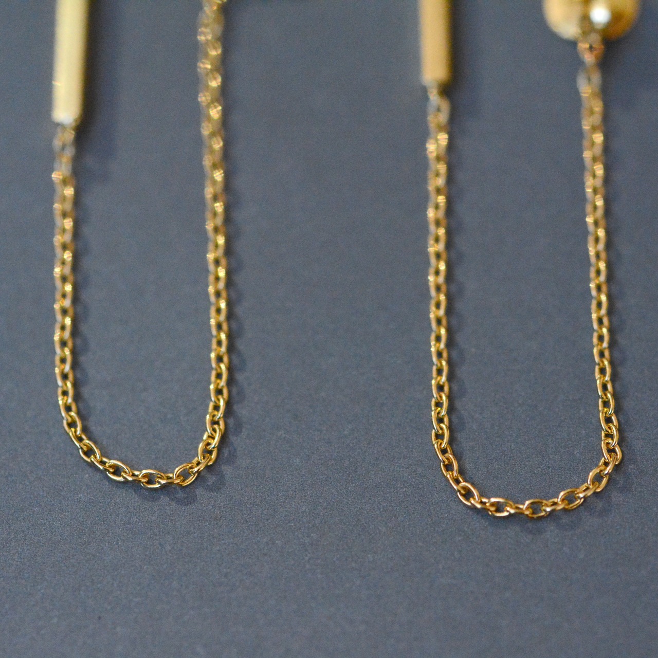 vertical-long  ピアス ゴールド