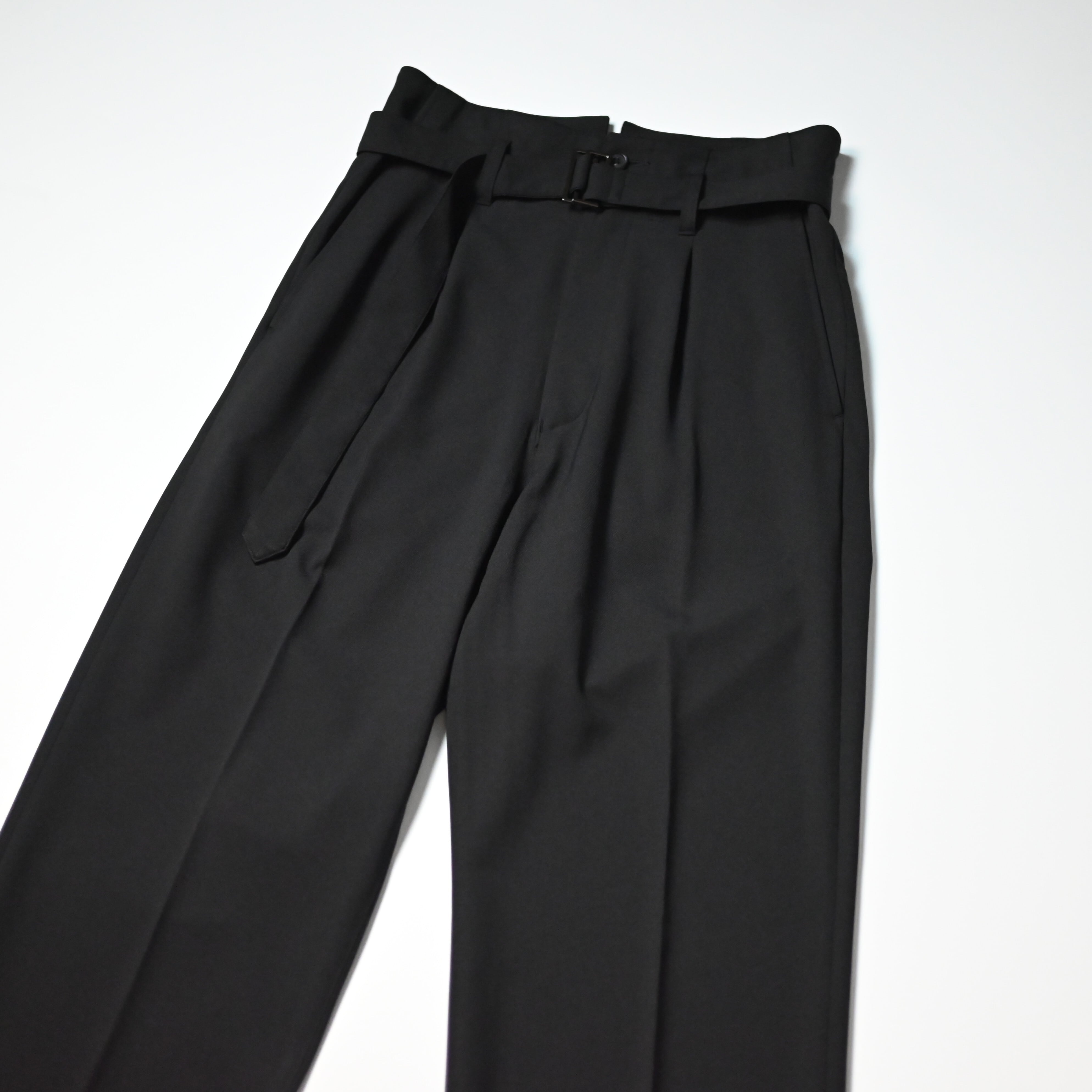 KUON / Single Pleated Belted Trousers | GANKO