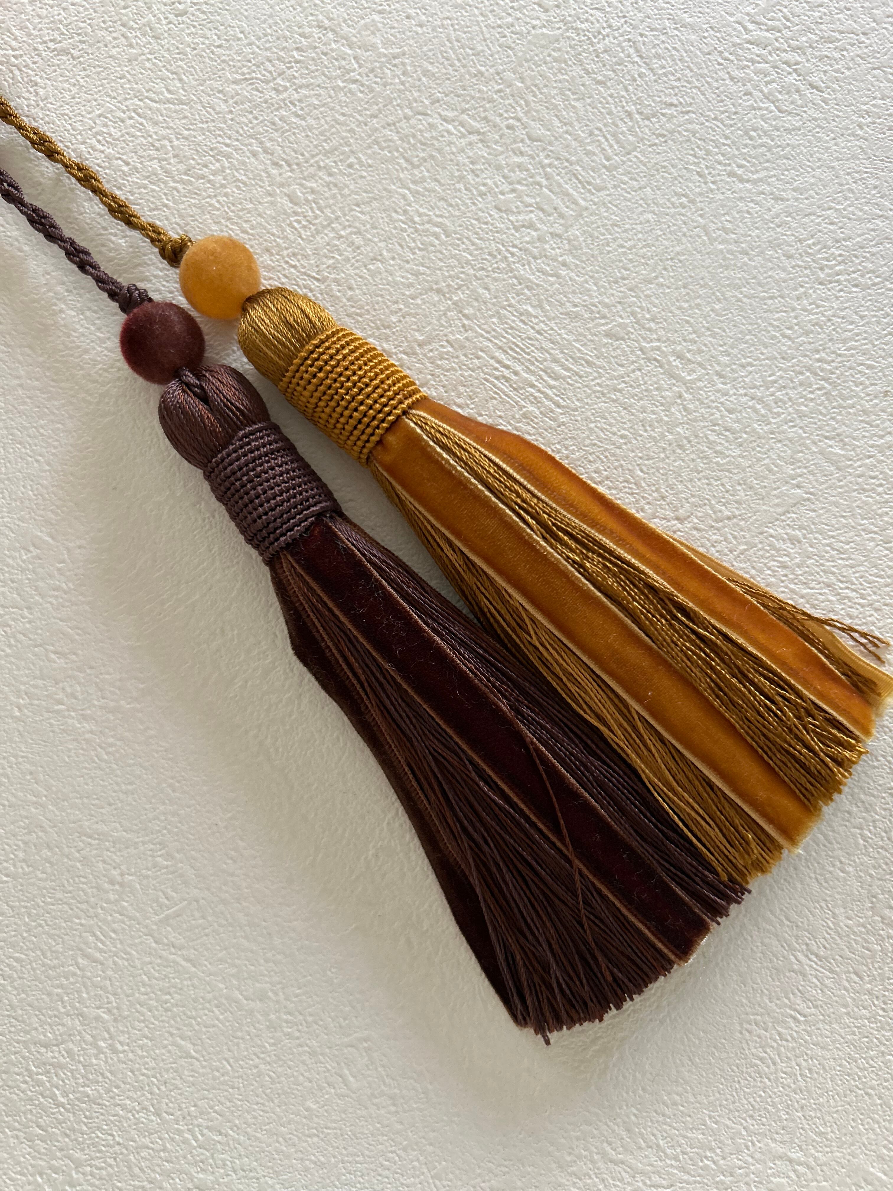 輸入デザインタッセル ベルベット ブラウン/イエローゴールド 15cm カルトナージュ チャーム インテリアタッセル 撮影小物