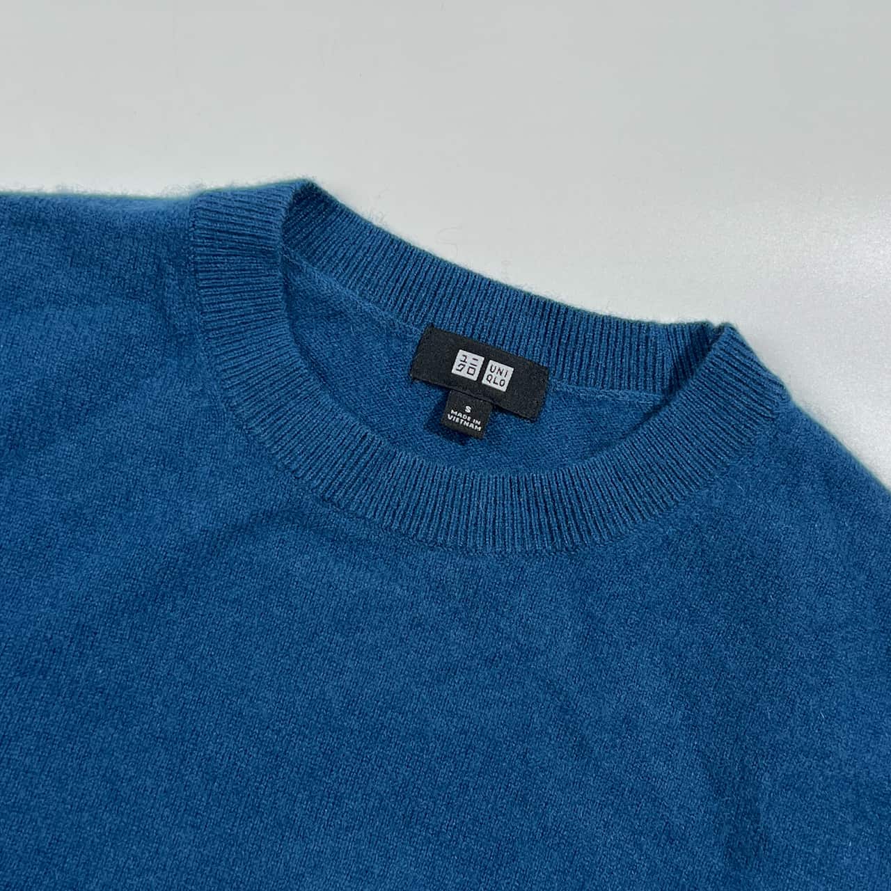 カシミヤ100% UNIQLO ユニクロ ニット セーター S/ネイビーブルー