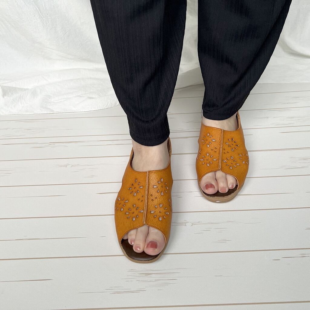 本日限定価格✨ピコリノス✨花柄パンチングデザインサンダル✨最終お値下げ Pansy パンジー バックベルト サンダル レディース 超軽量