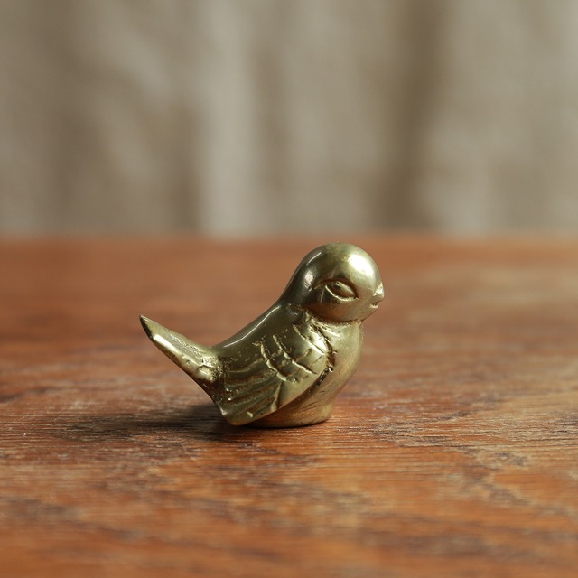 ゴールドに輝く、小さな小さな鳥 2