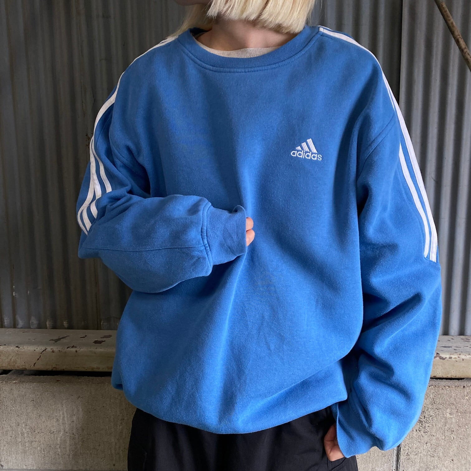 90年代 adidas アディダス ワンポイントロゴ 刺繍 スウェット メンズL 古着 90s ビンテージ ヴィンテージ トレーナー 水色  ライトブルー 3ライン【スウェット】 | cave 古着屋【公式】古着通販サイト