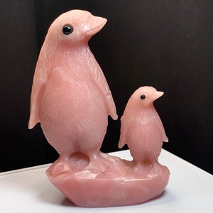 2.色合い濃いめ☆ピンクオパール・親子ペンギン
