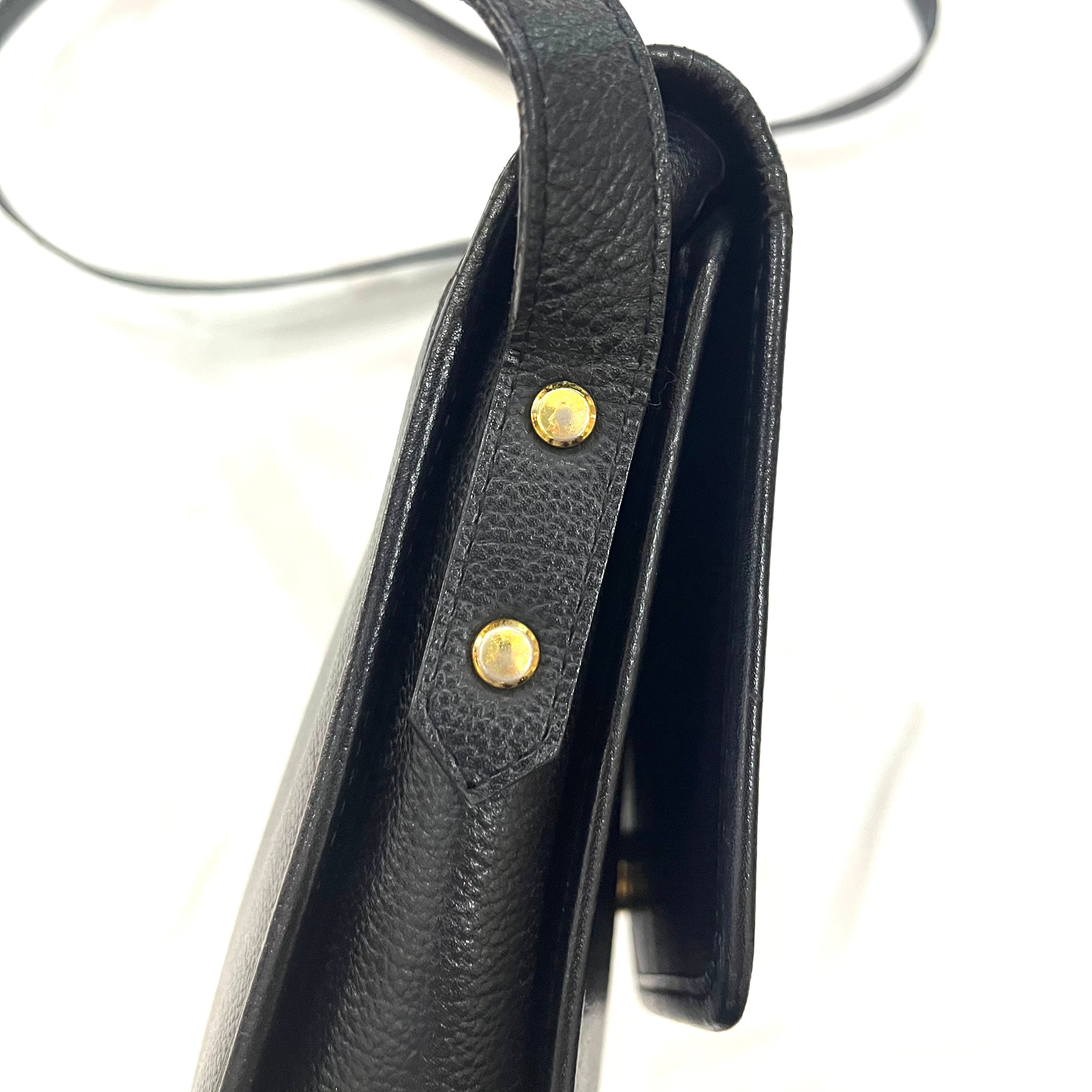 YVES SAINT LAURENT】2279 本革軽量YSLロゴレザーショルダーバッグ