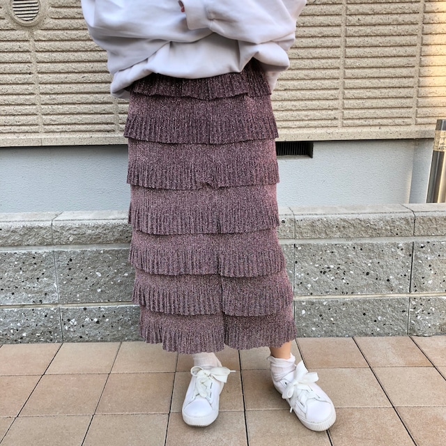 < select > frill pink skirt