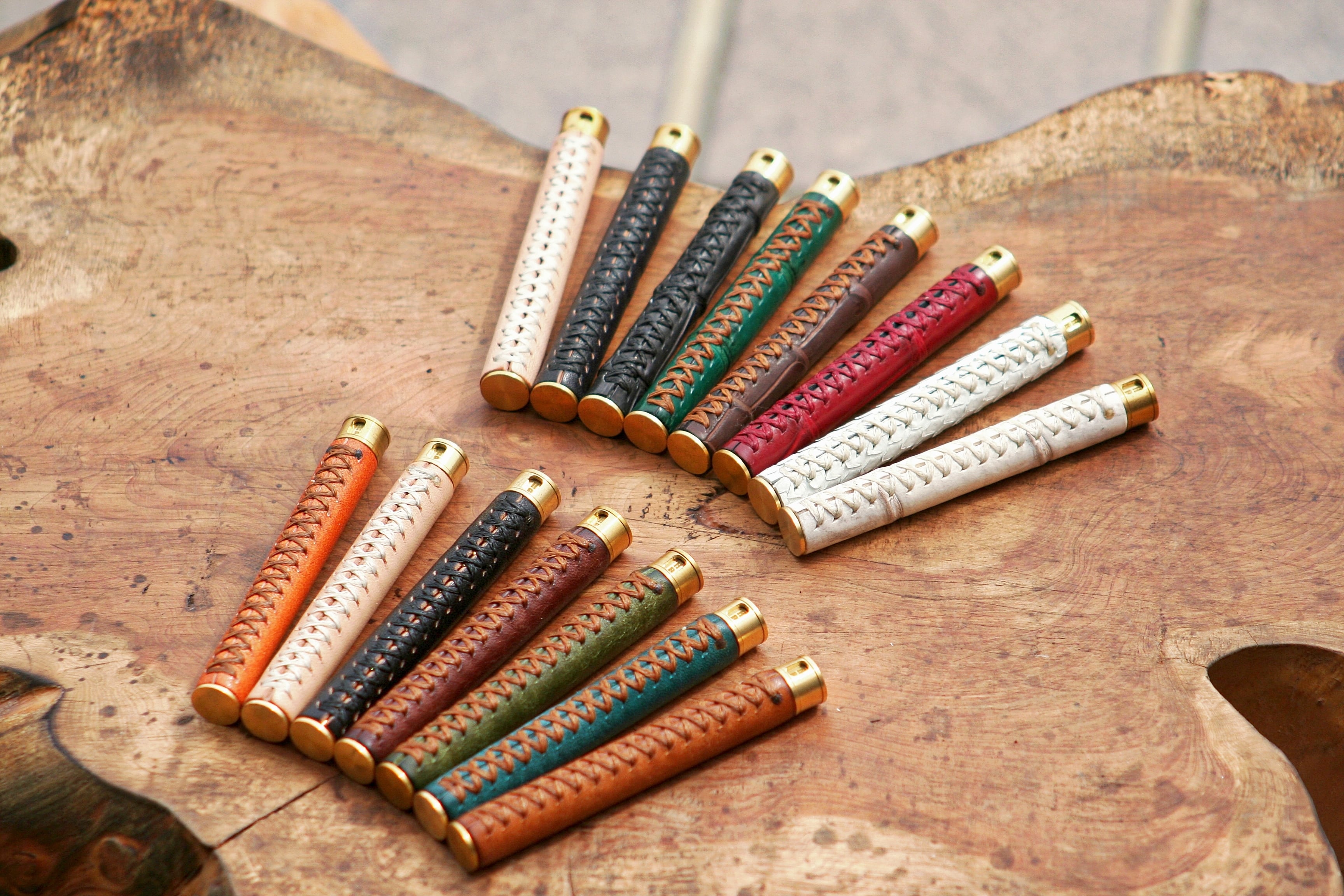 ☆不定期販売☆ 業界初！ 硬度表示窓付き革軸芯ケース【クロコダイル