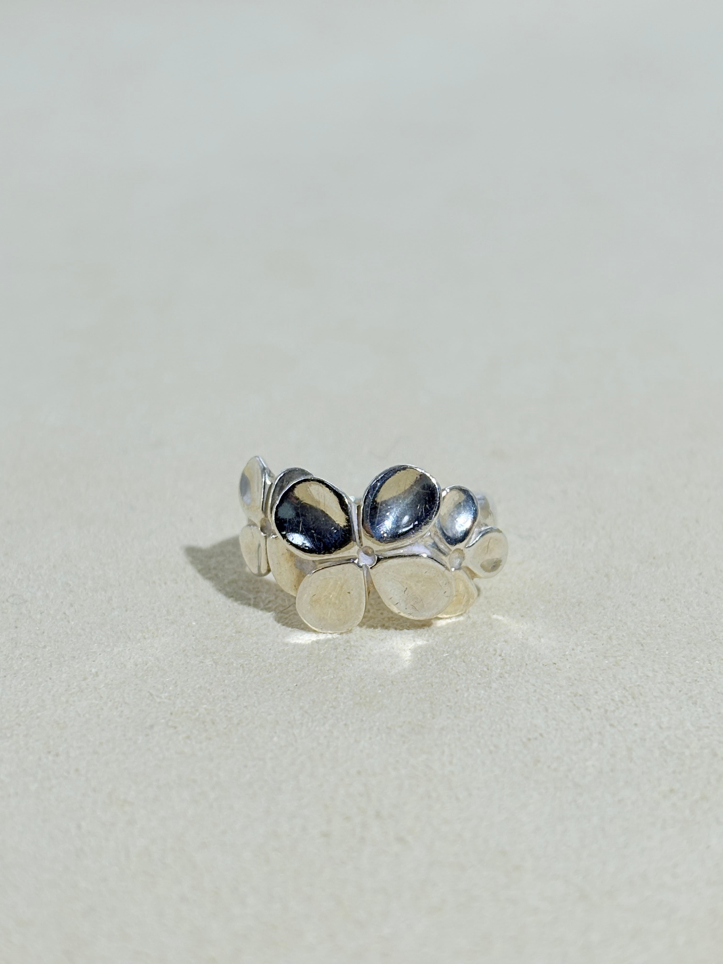 Flower Ring #9 -ANGELA CUMMINGS-