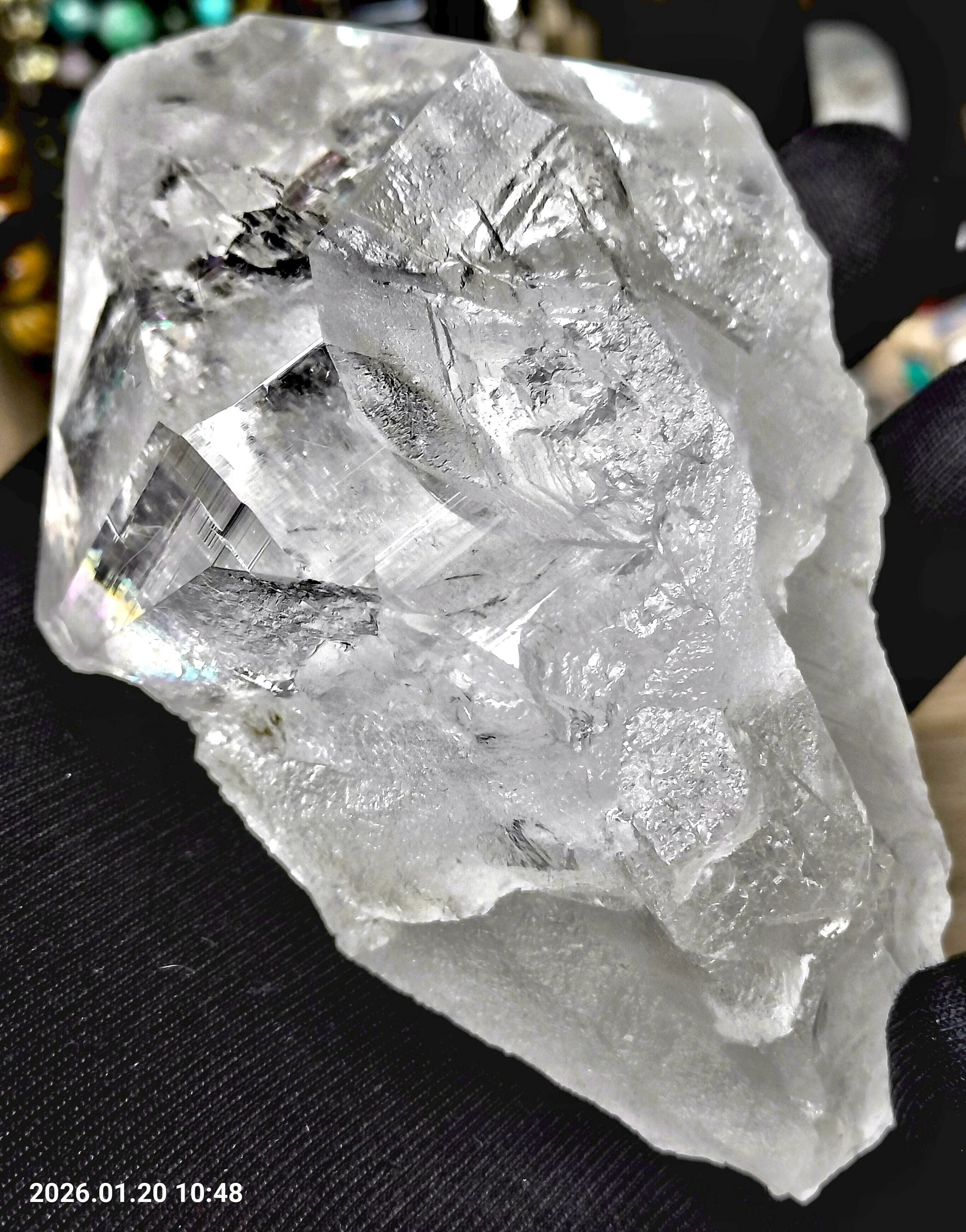 極上 ヒマラヤ スカルドゥ産 天然水晶 原石 353g ポイント 虹多数