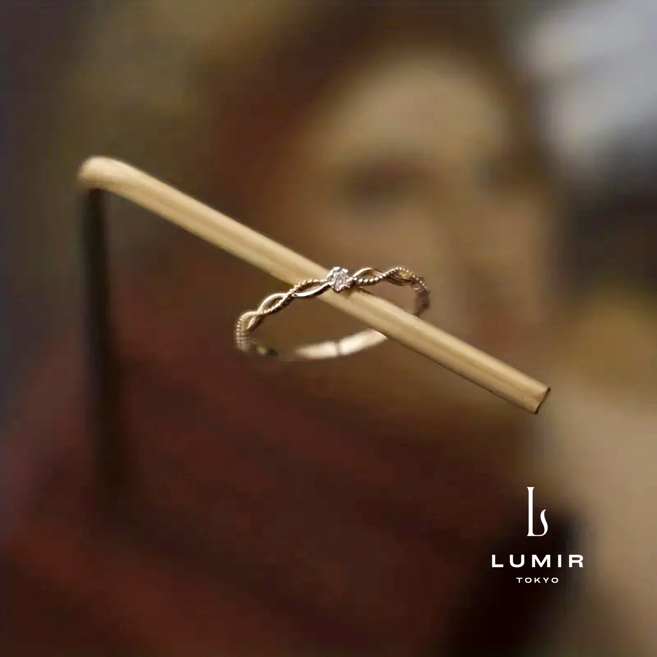 ツイストクリスタルシャイニーリング