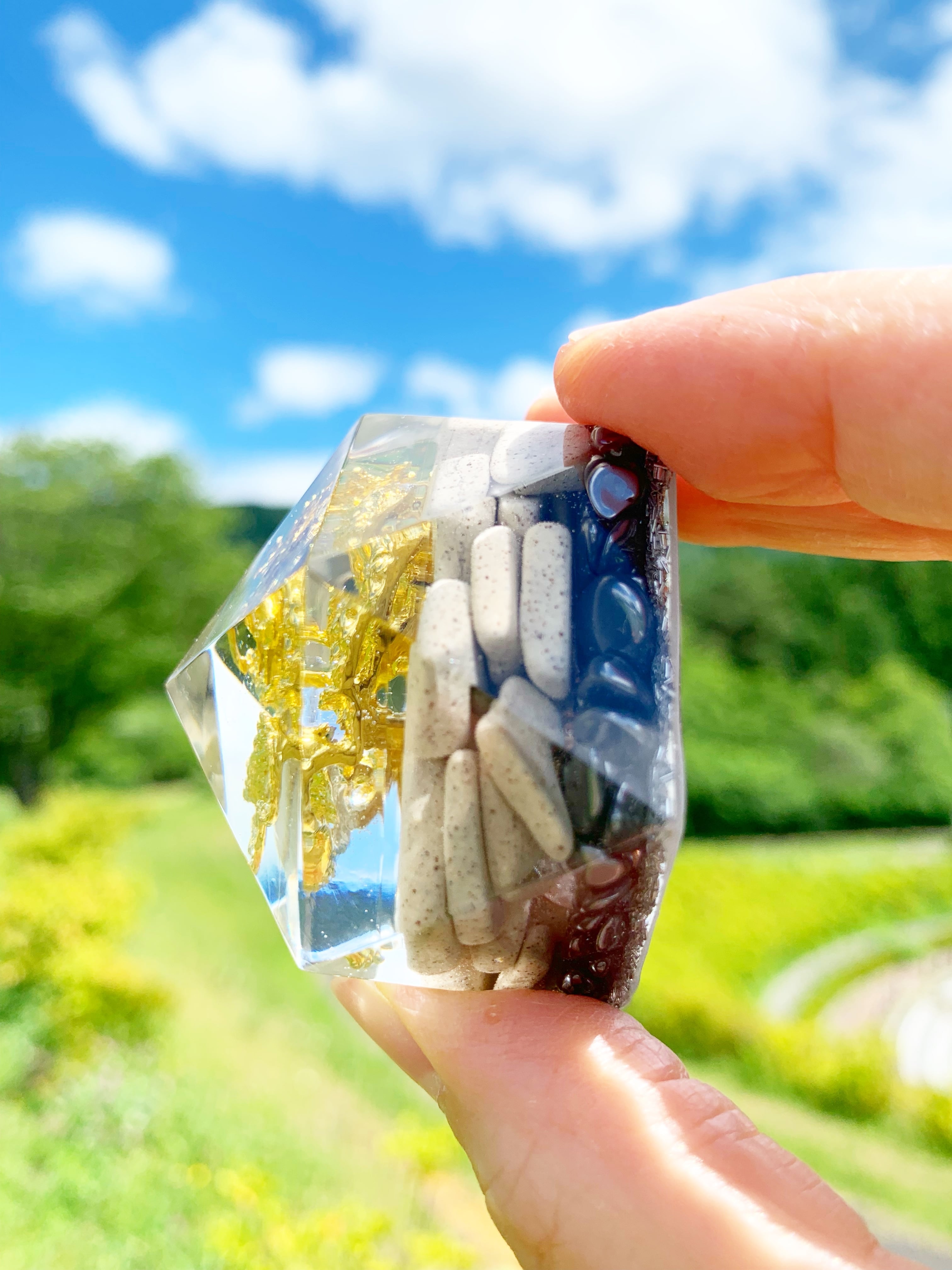 北投石&テラヘルツ鉱石】多面体オルゴナイト・龍神 csm.fi.cr