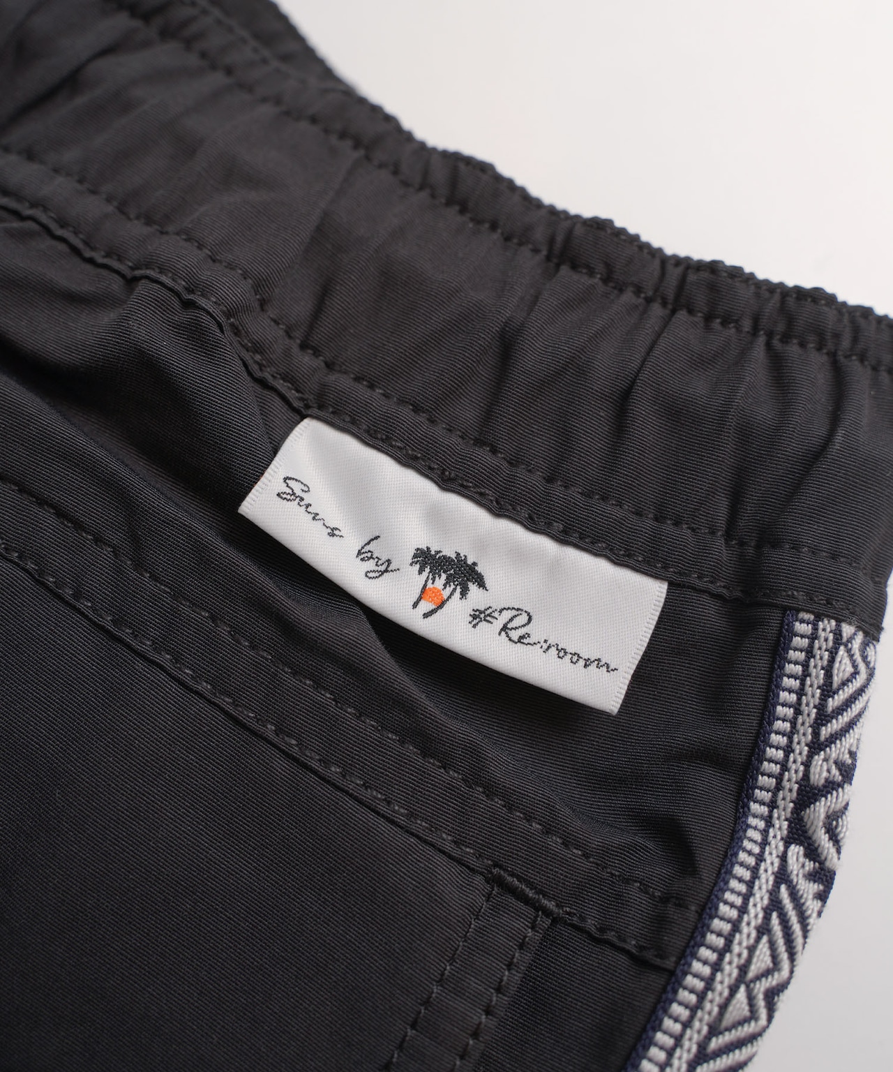 【SUNS】NATIVE PATTERN LINE TAPE BOARDSHORTS［RSW085］