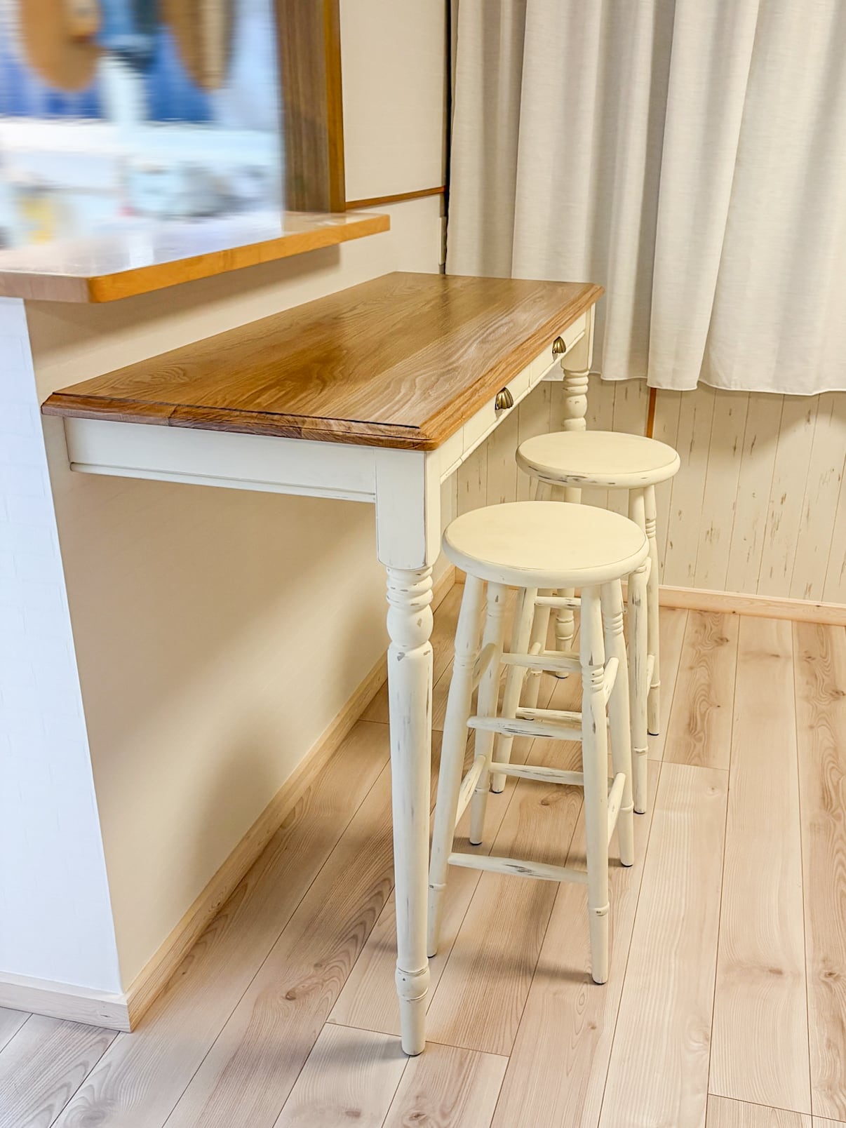 キッチンカウンターテーブル147 (オーダーメイド家具)W1400 カフェ向けレジ台兼テイクアウト台